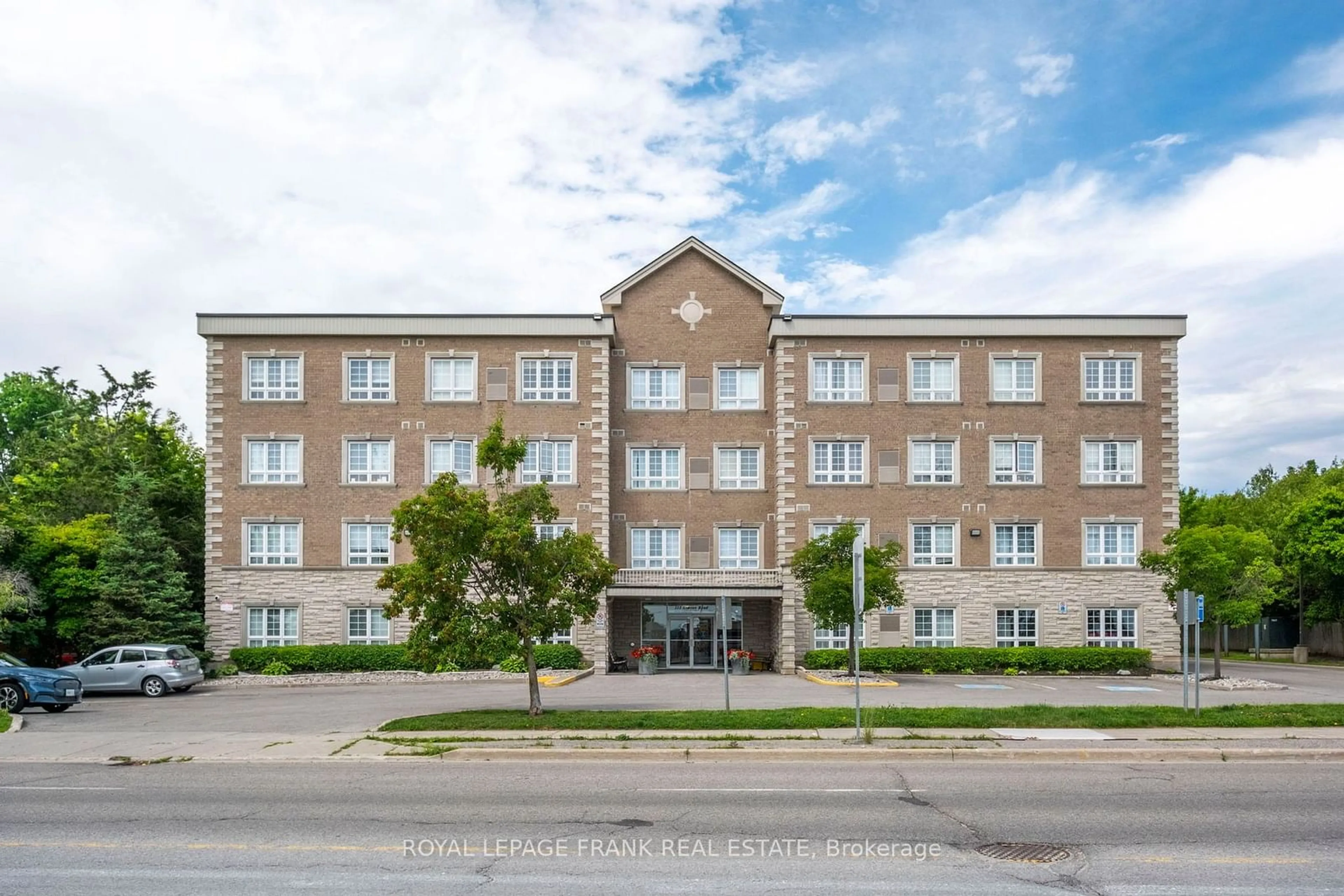 A pic from exterior of the house or condo, the front or back of building for 112 Simcoe Rd #303, Bradford West Gwillimbury Ontario L3Z 1Y2