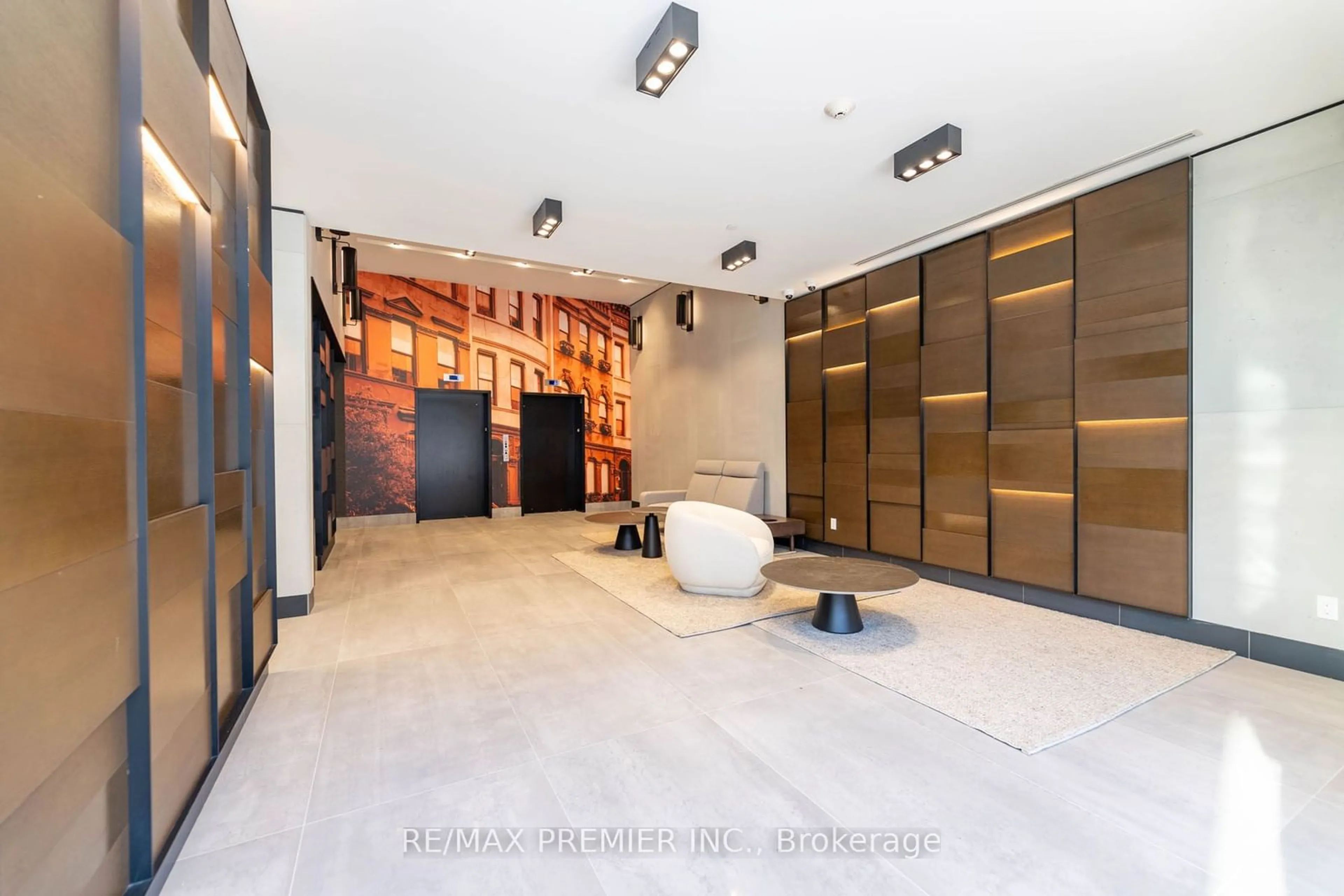 Indoor lobby, ceramic floors for 38 Simcoe Promenade Circ #608C, Markham Ontario L6G 0H7