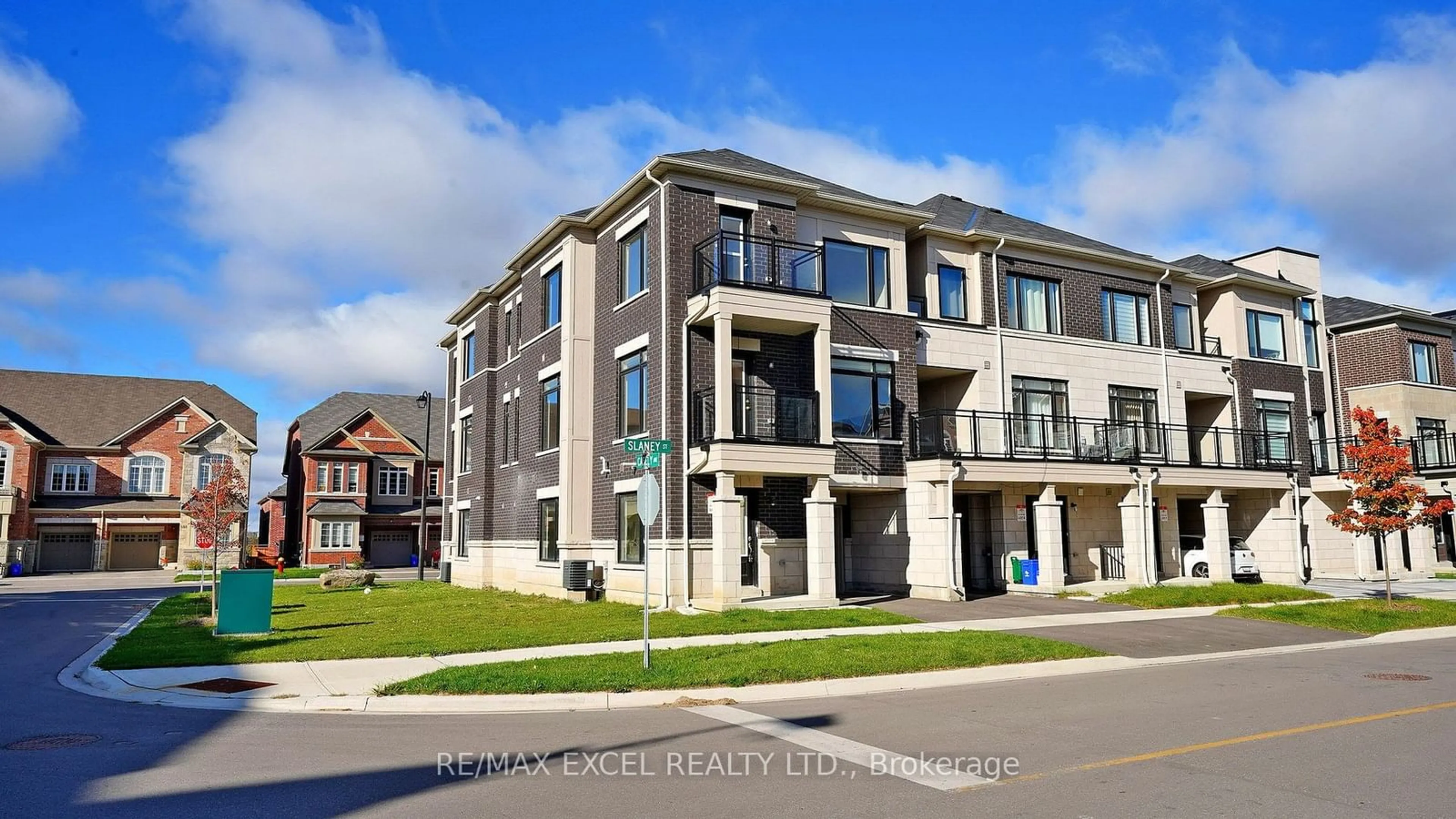 A pic from exterior of the house or condo for 6 Slaney St, Richmond Hill Ontario L4S 0K8