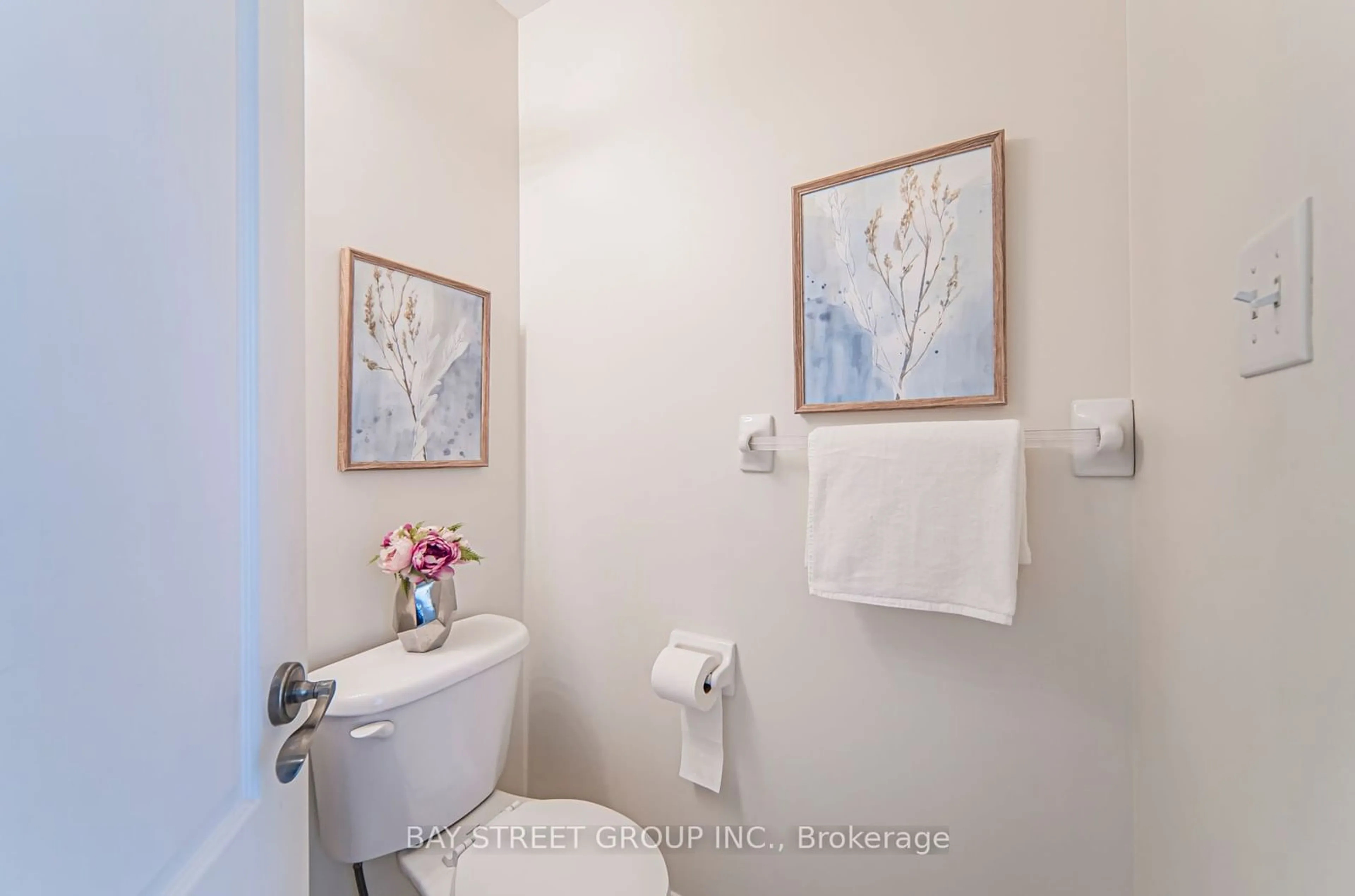 Standard bathroom for 113 Yale Lane, Markham Ontario L6B 1G5