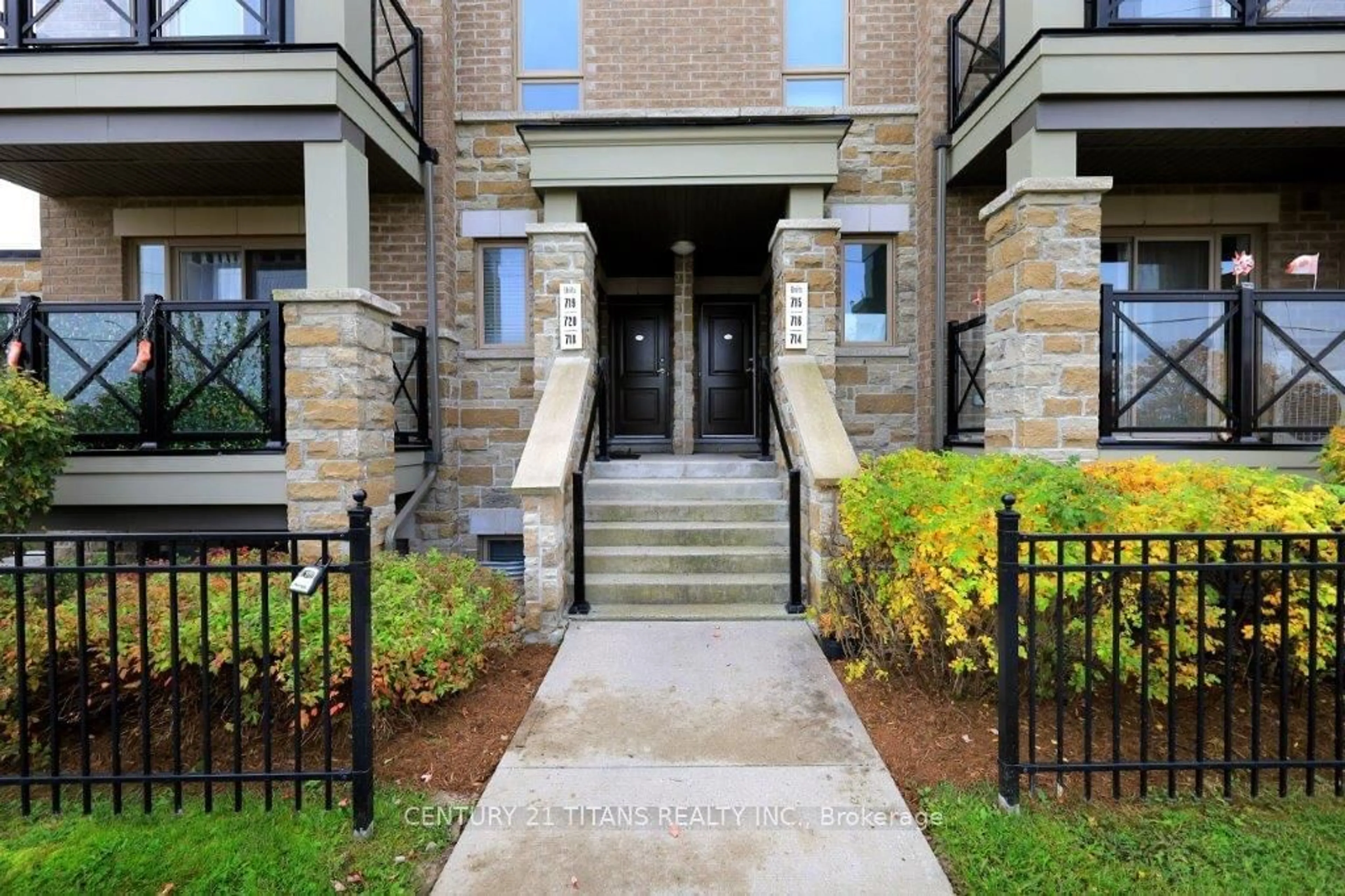 A pic from exterior of the house or condo, the front or back of building for 60 Dunsheath Way #720, Markham Ontario L6B 1N3