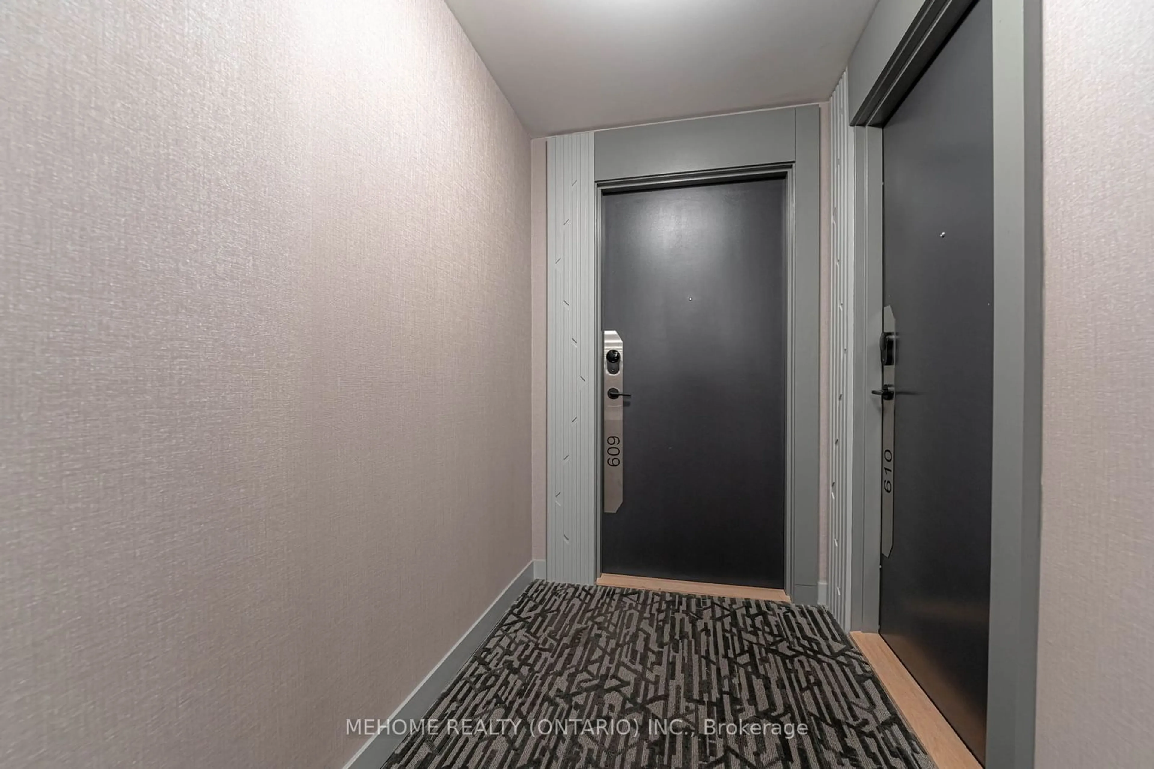 Indoor entryway, not visible floor for 95 Oneida Cres #609, Richmond Hill Ontario L4B 0H5