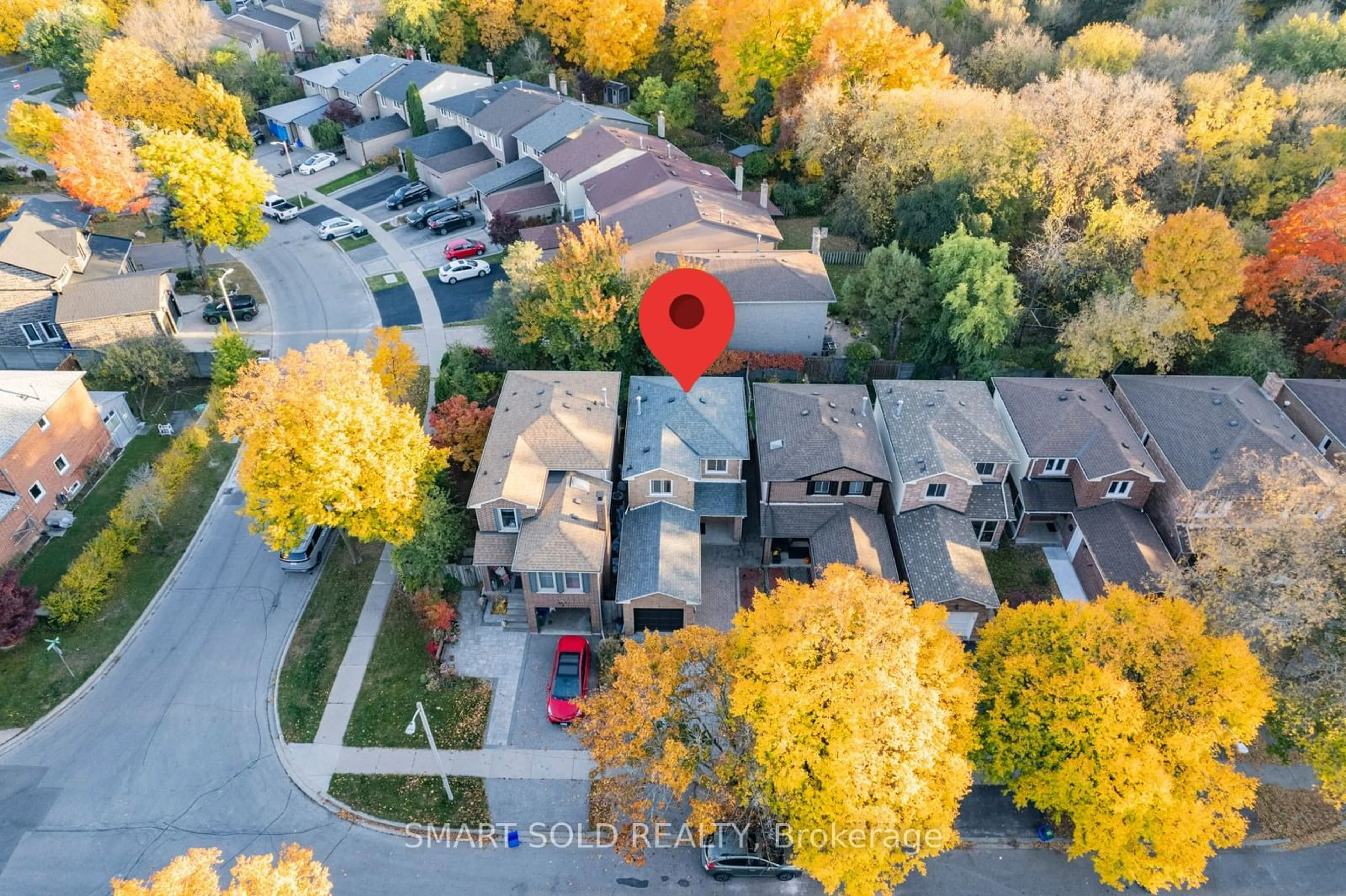 A pic from exterior of the house or condo, the street view for 3 Sundown Crt, Vaughan Ontario L4J 3V4