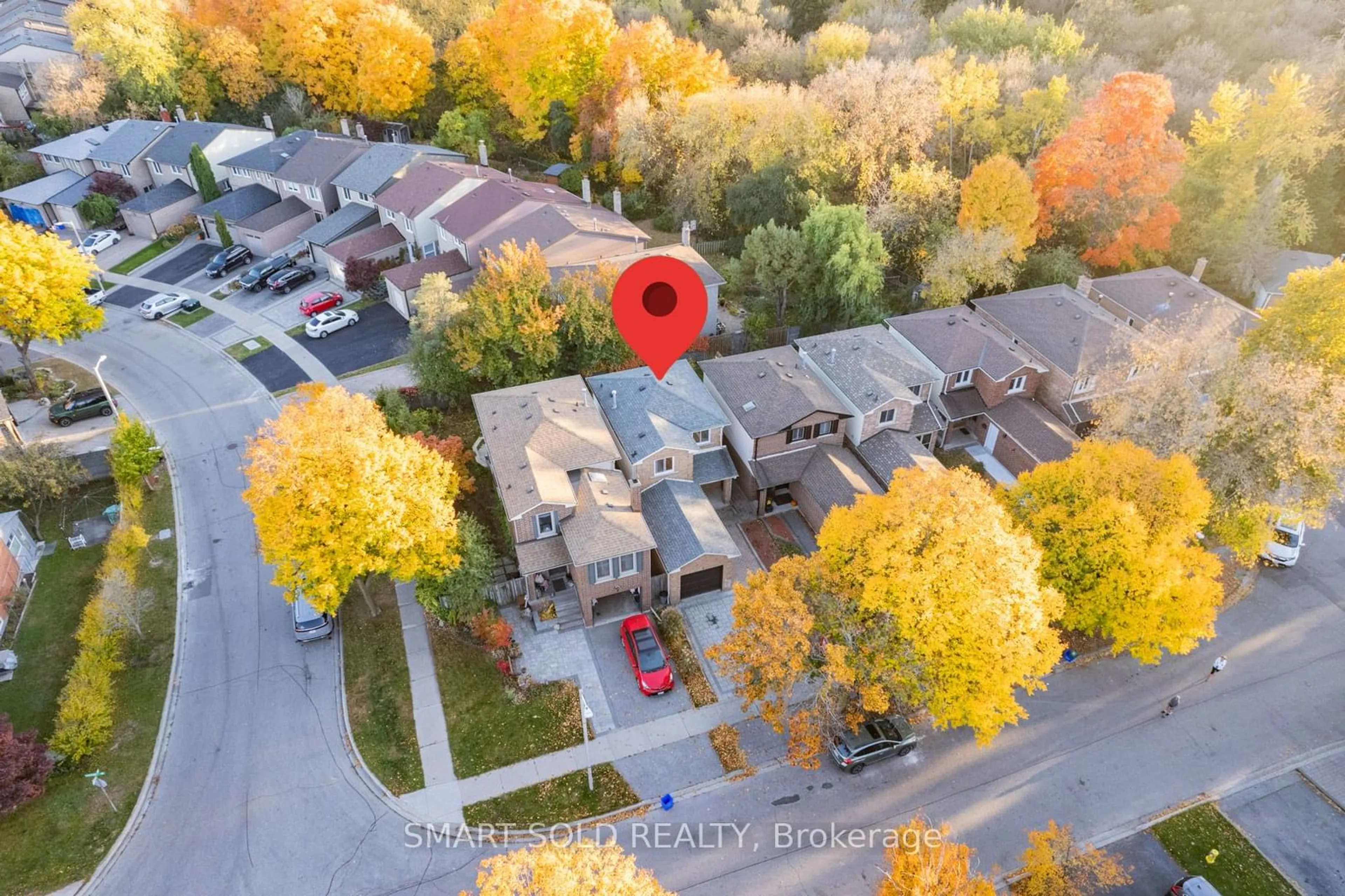 A pic from exterior of the house or condo, the street view for 3 Sundown Crt, Vaughan Ontario L4J 3V4