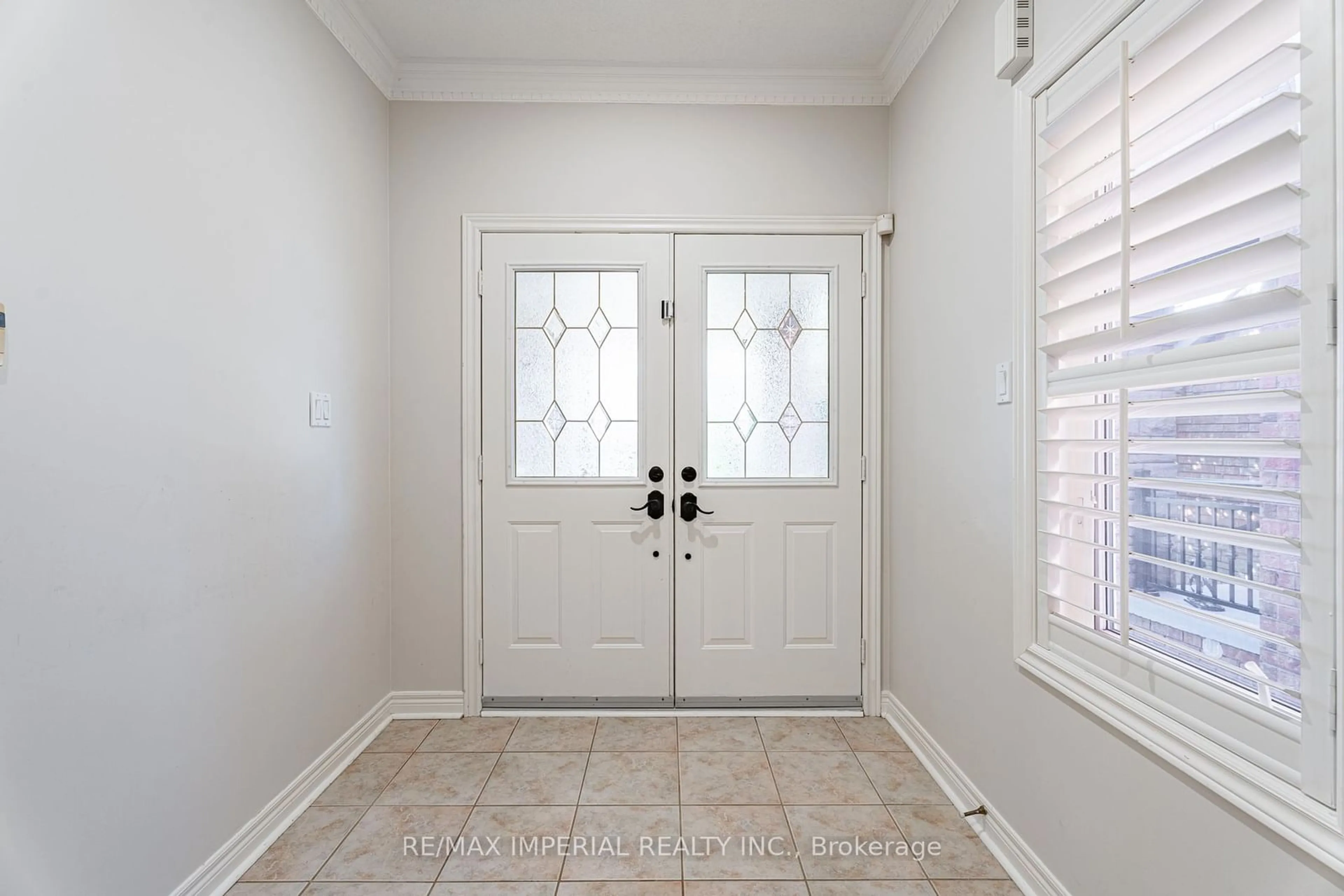 Indoor entryway, wood floors for 23 Criscione Dr, Vaughan Ontario L4H 1W9