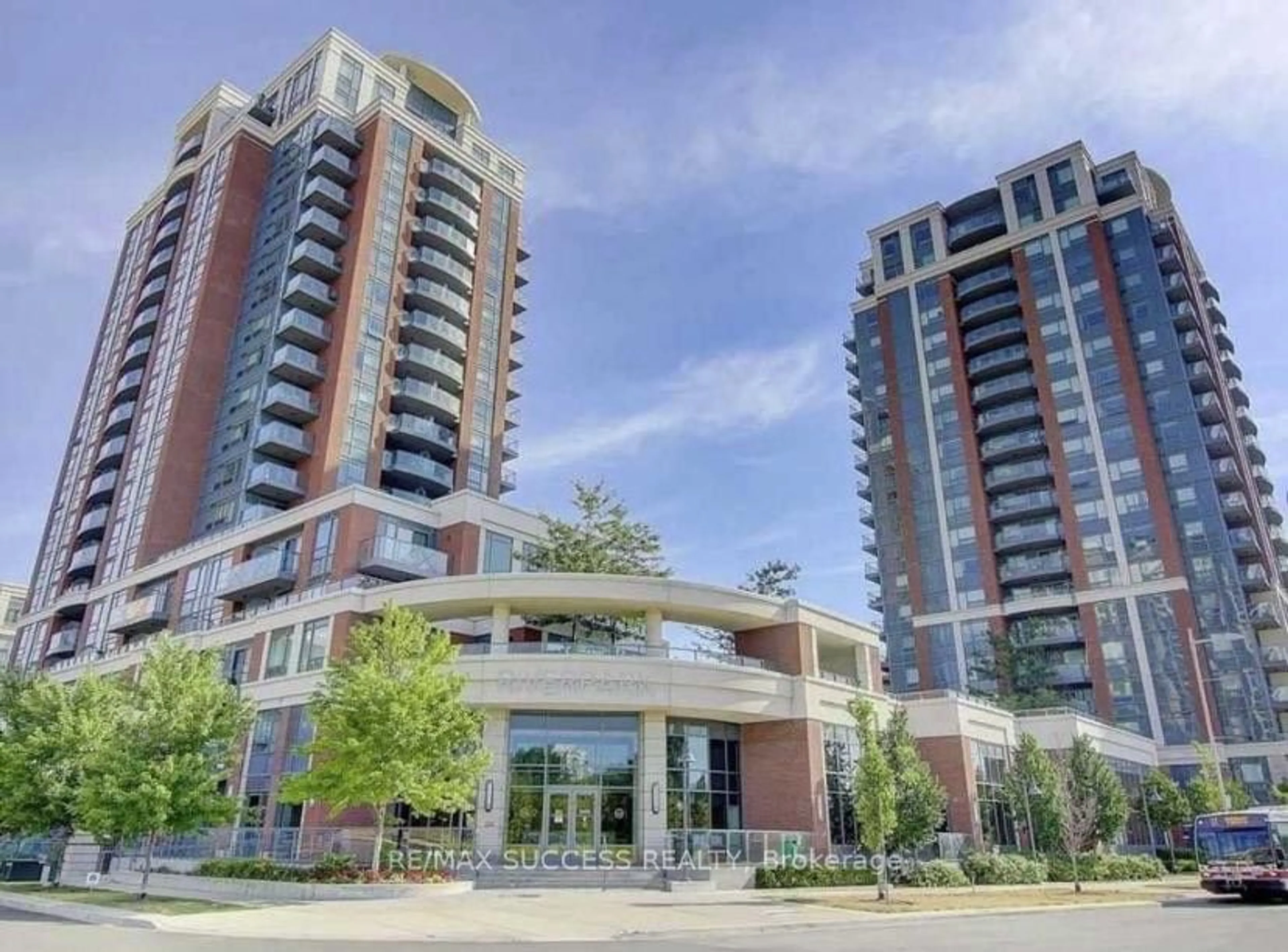 A pic from exterior of the house or condo, the front or back of building for 1 Uptown Dr #108, Markham Ontario L3R 5C1