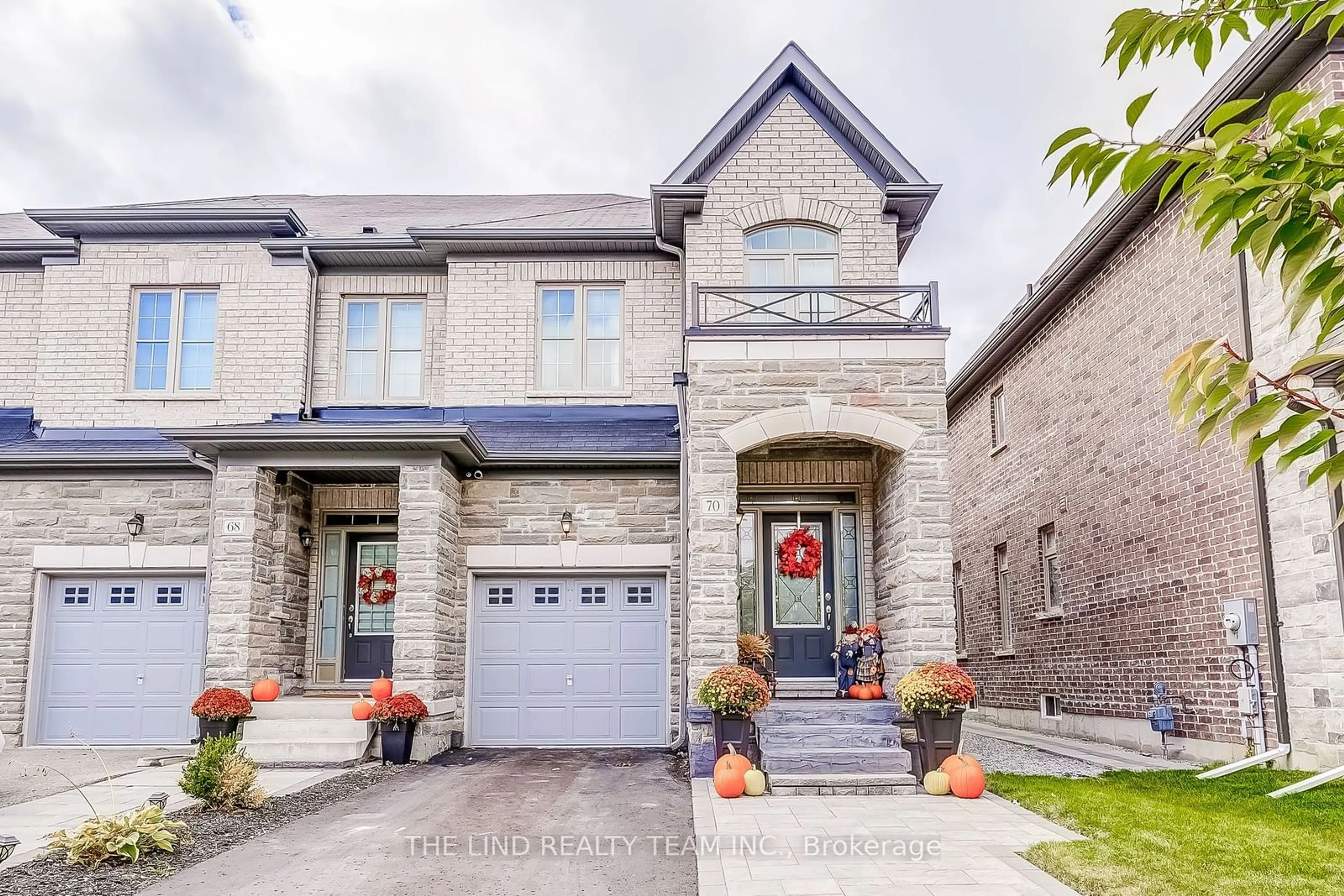 Home with brick exterior material for 70 Walter Proctor Rd, East Gwillimbury Ontario L9N 0L6