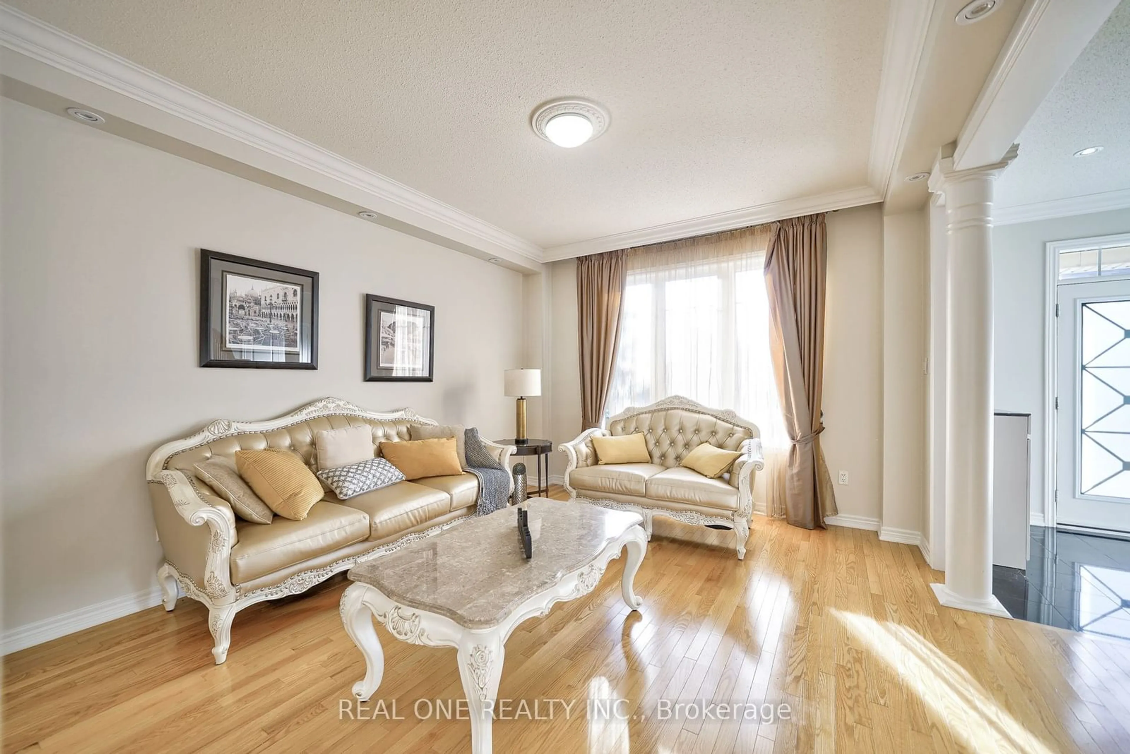 Living room, wood floors for 29 Seiffer Cres, Richmond Hill Ontario L4E 0J1