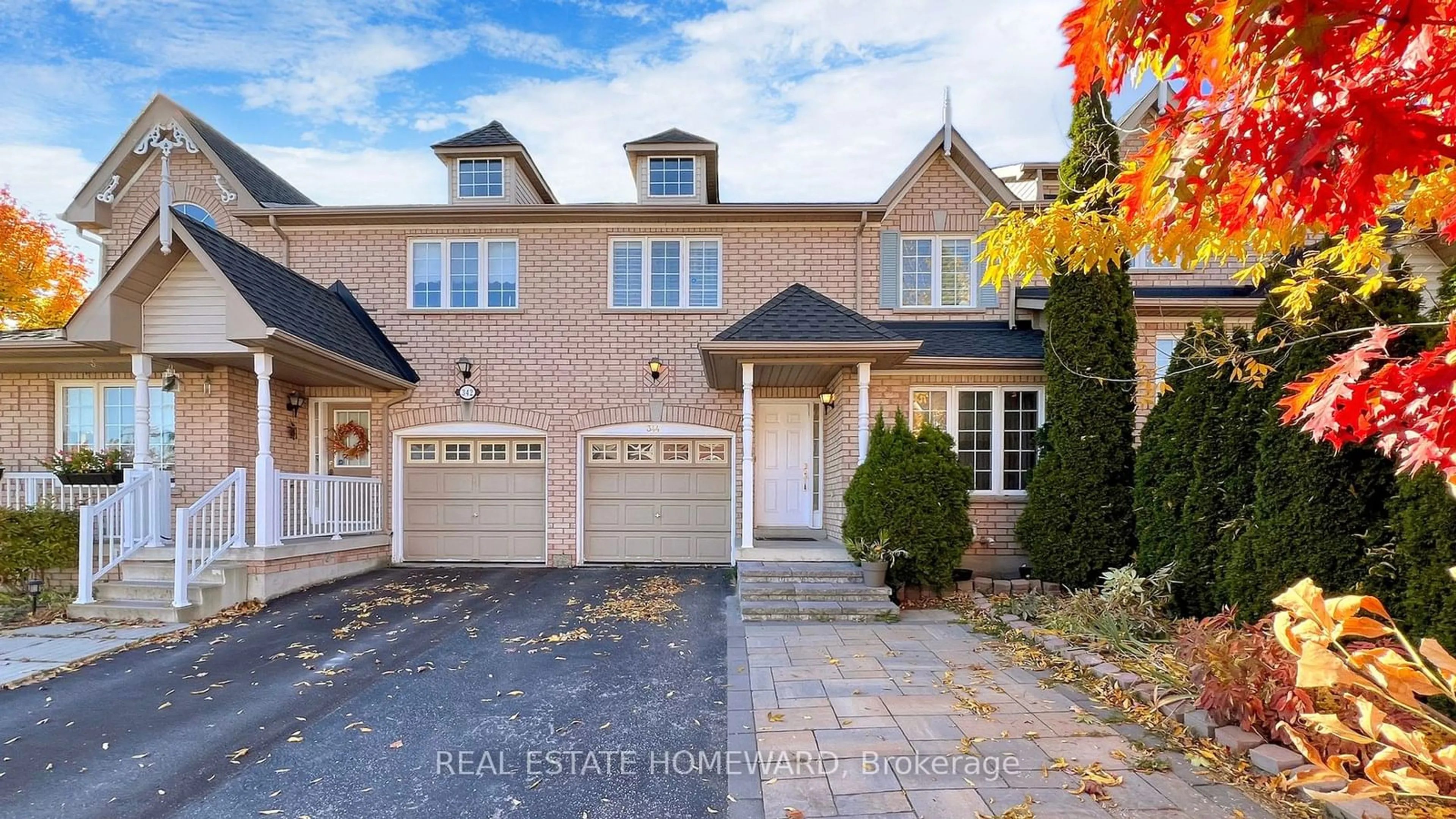 A pic from exterior of the house or condo, the street view for 344 Wood Duck Lane, Newmarket Ontario L3X 2X8