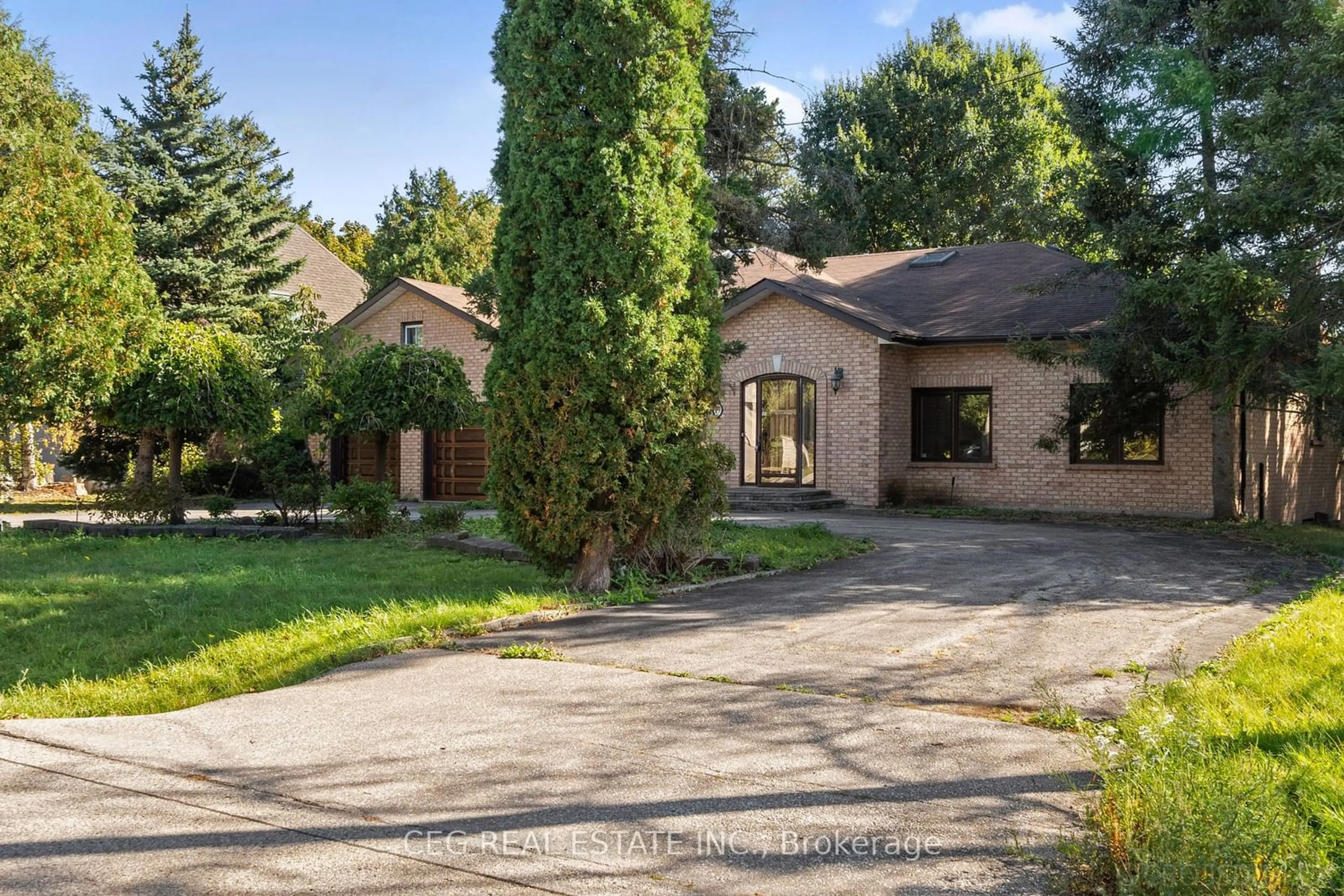 Frontside or backside of a home, cottage for 19 Helen Ave, Vaughan Ontario L4J 1J6