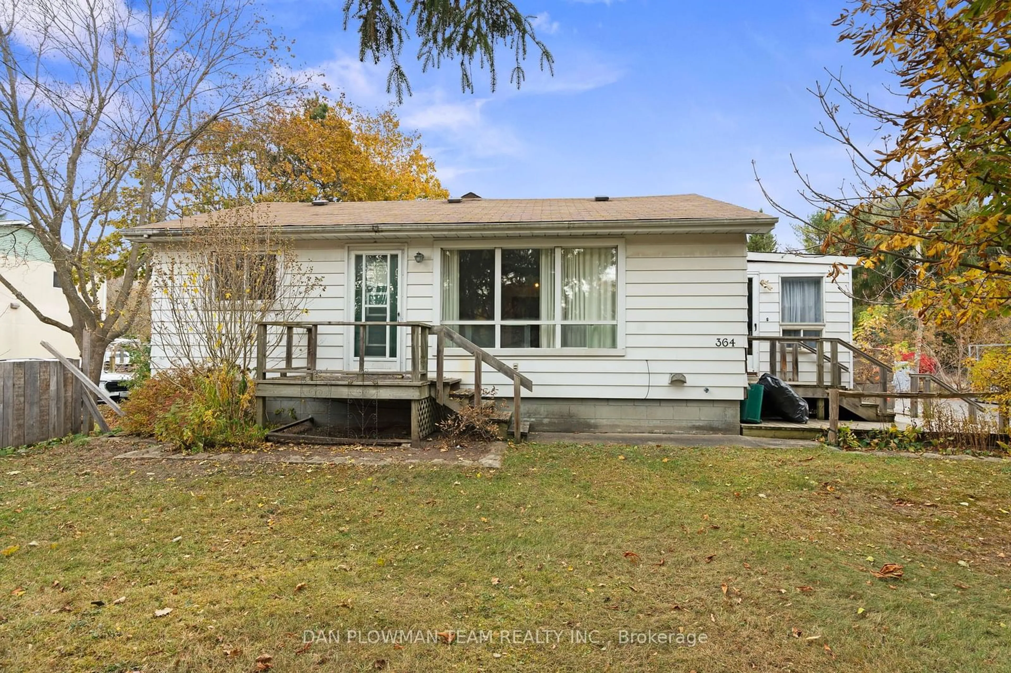 Frontside or backside of a home, the fenced backyard for 364 Queensville Sdrd, East Gwillimbury Ontario L9N 1A7