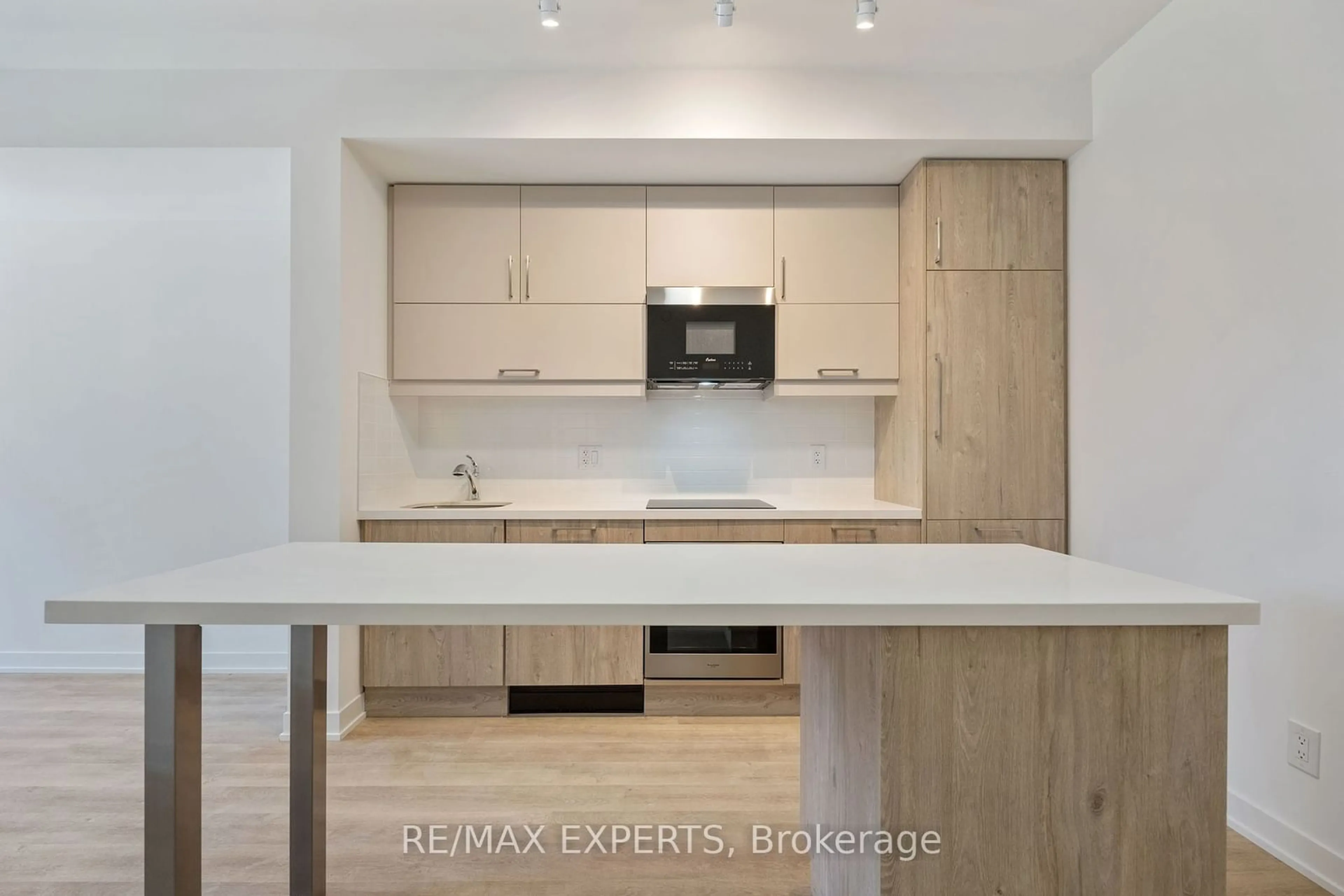 Open concept kitchen for 8119 Birchmount Rd #A802, Markham Ontario L6G 0H5