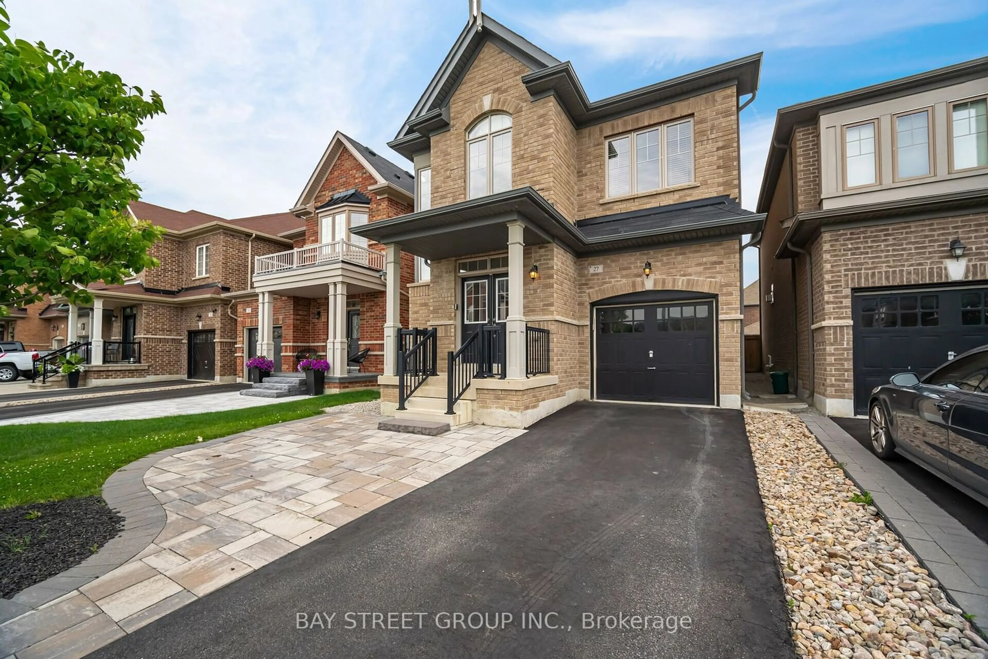 Home with brick exterior material for 27 Dunedin Dr, Vaughan Ontario L4H 3N5