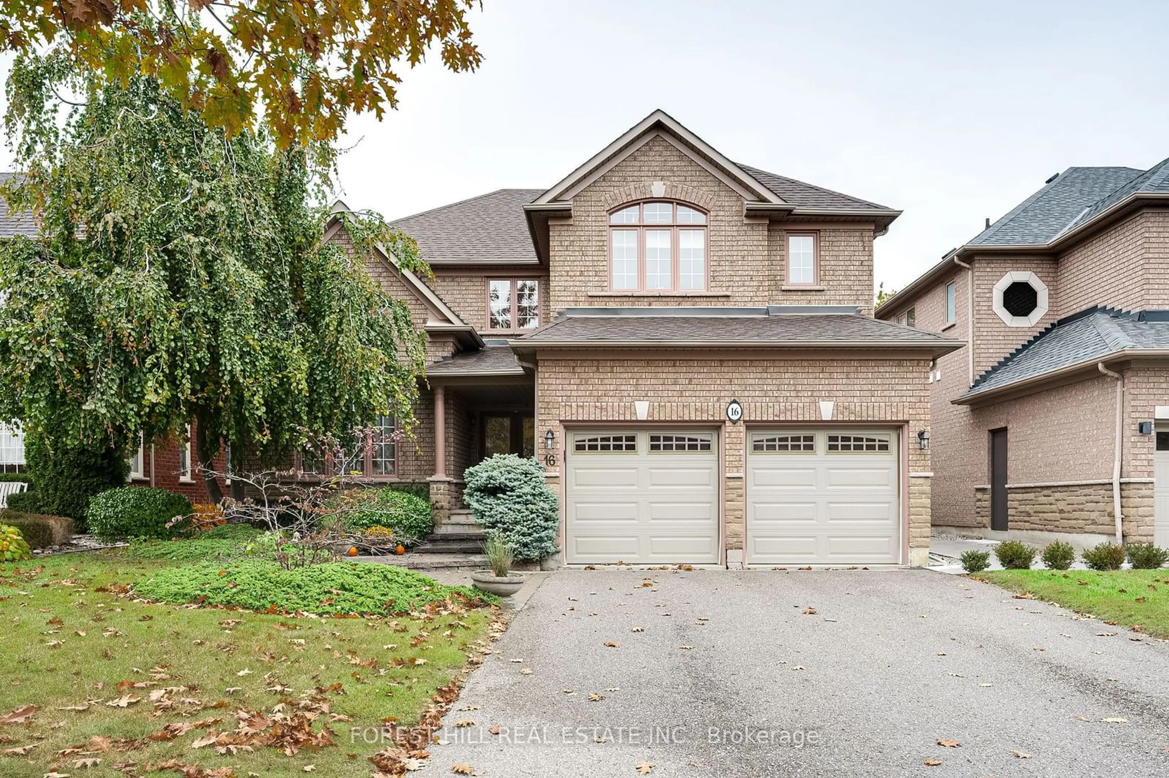 Home with brick exterior material for 16 Winterport Crt, Richmond Hill Ontario L4C 9V6