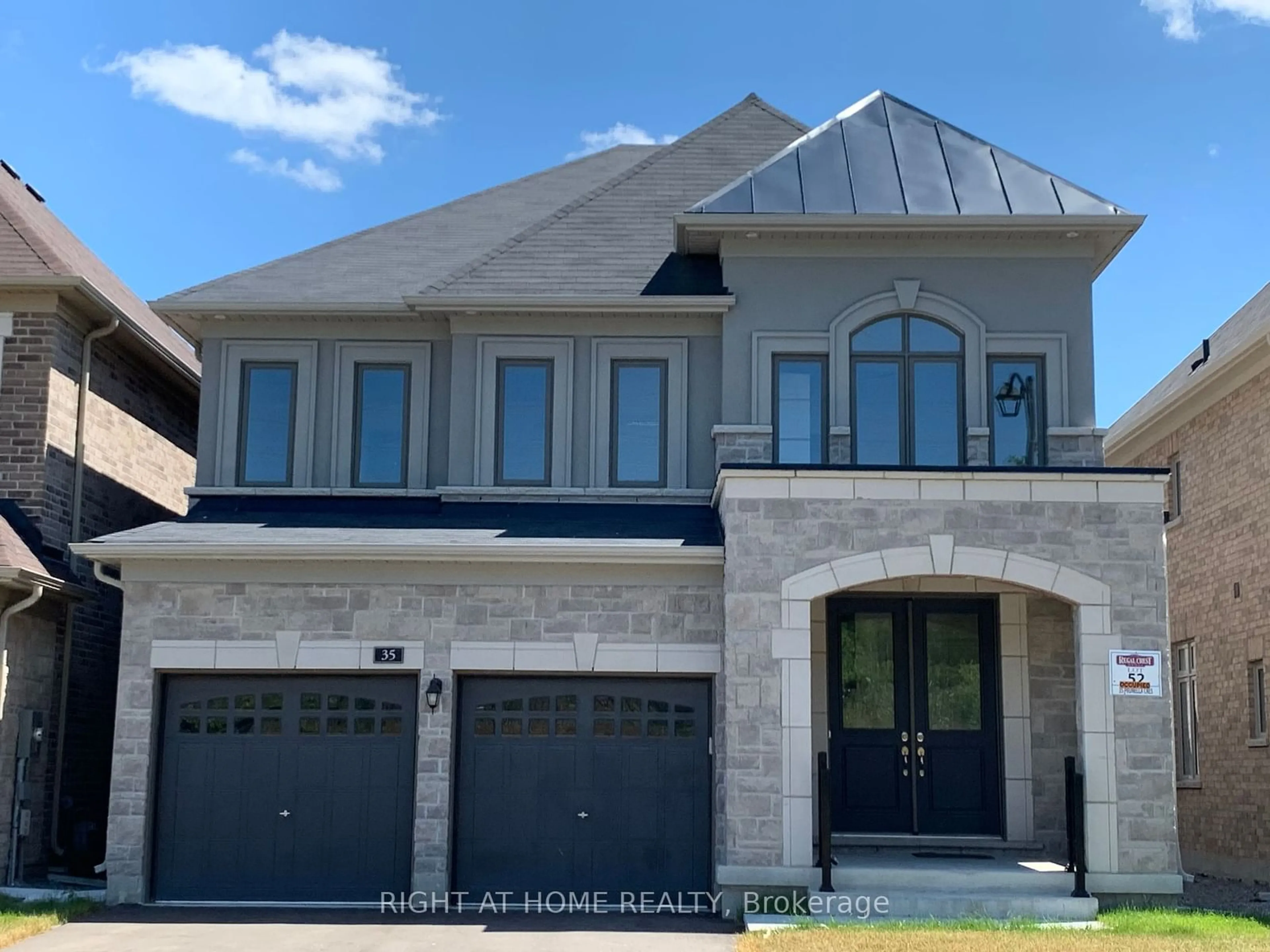 Frontside or backside of a home, the street view for 35 Prunella Cres, East Gwillimbury Ontario L9N 0S7