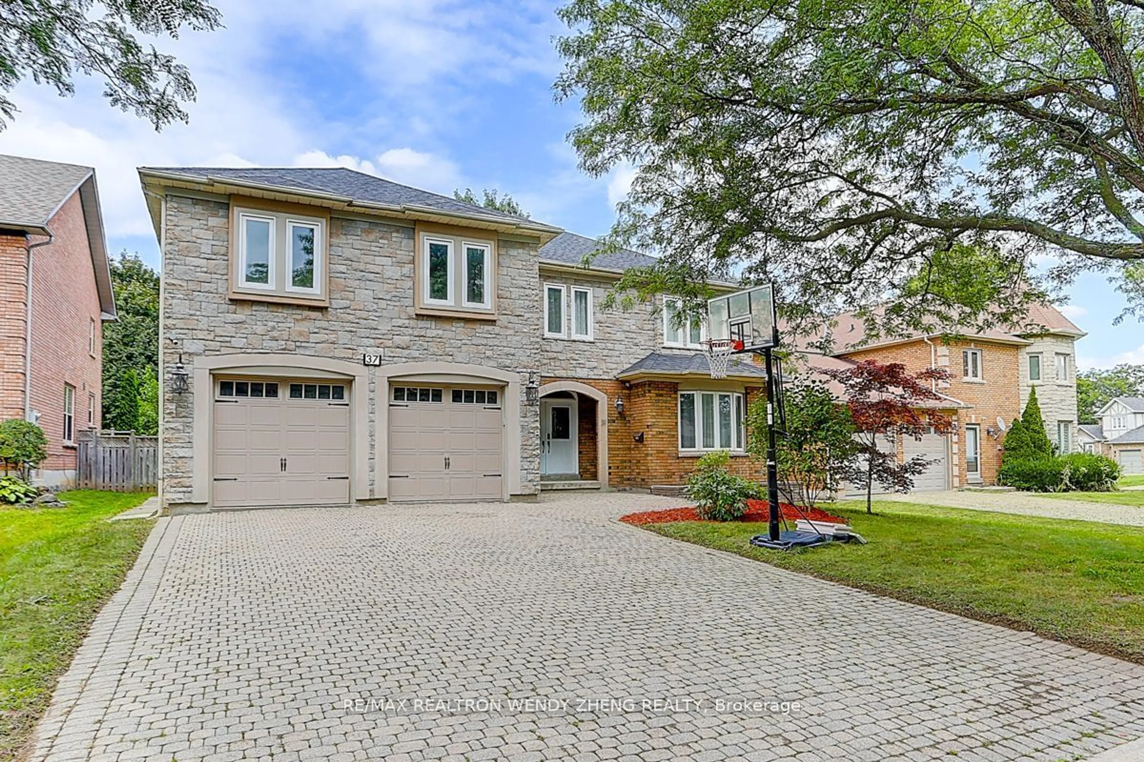 Home with brick exterior material for 37 Montclair Rd, Richmond Hill Ontario L4B 2T9