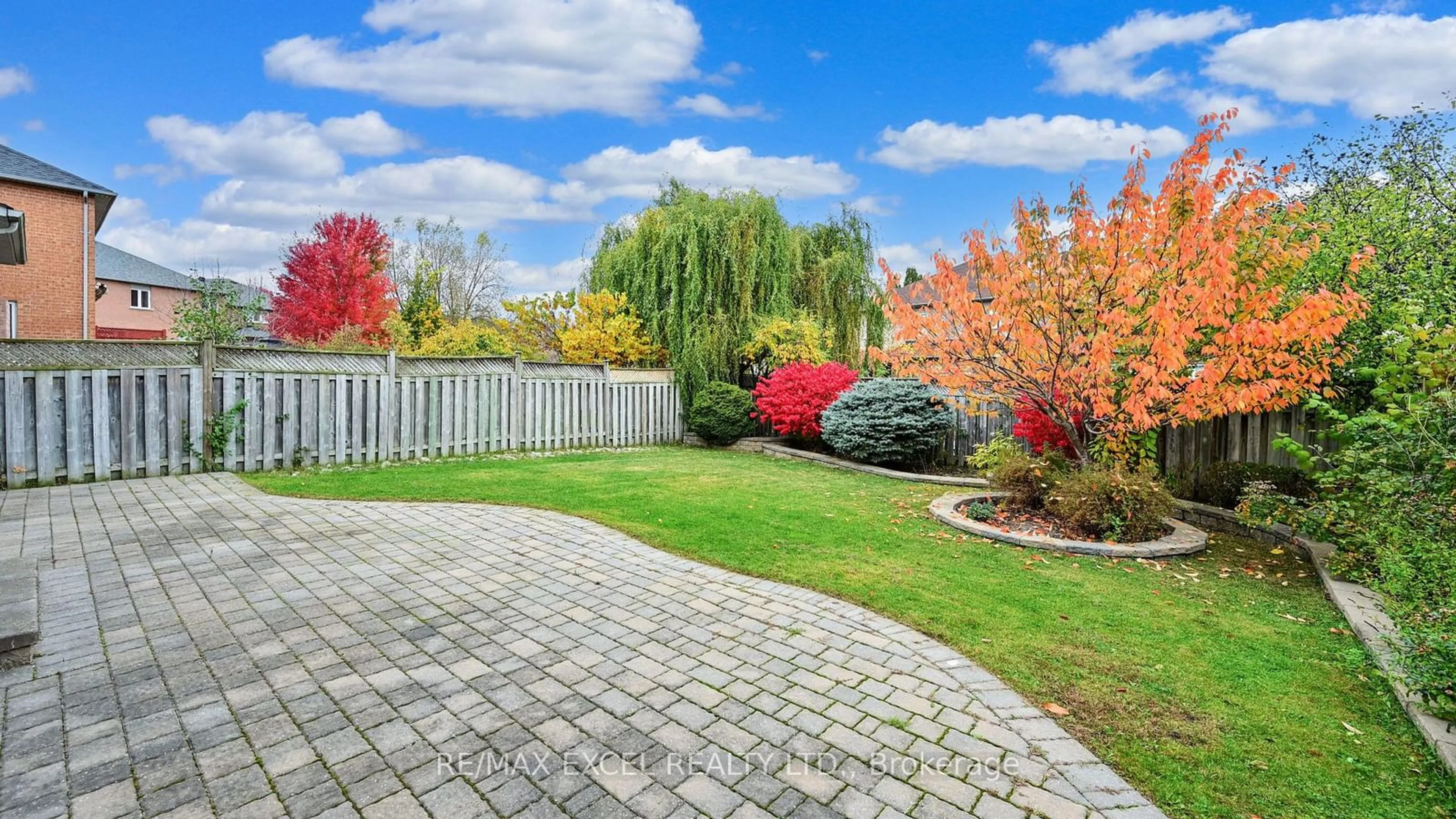 Patio, the fenced backyard for 50 Quetico Dr, Richmond Hill Ontario L4B 4J2