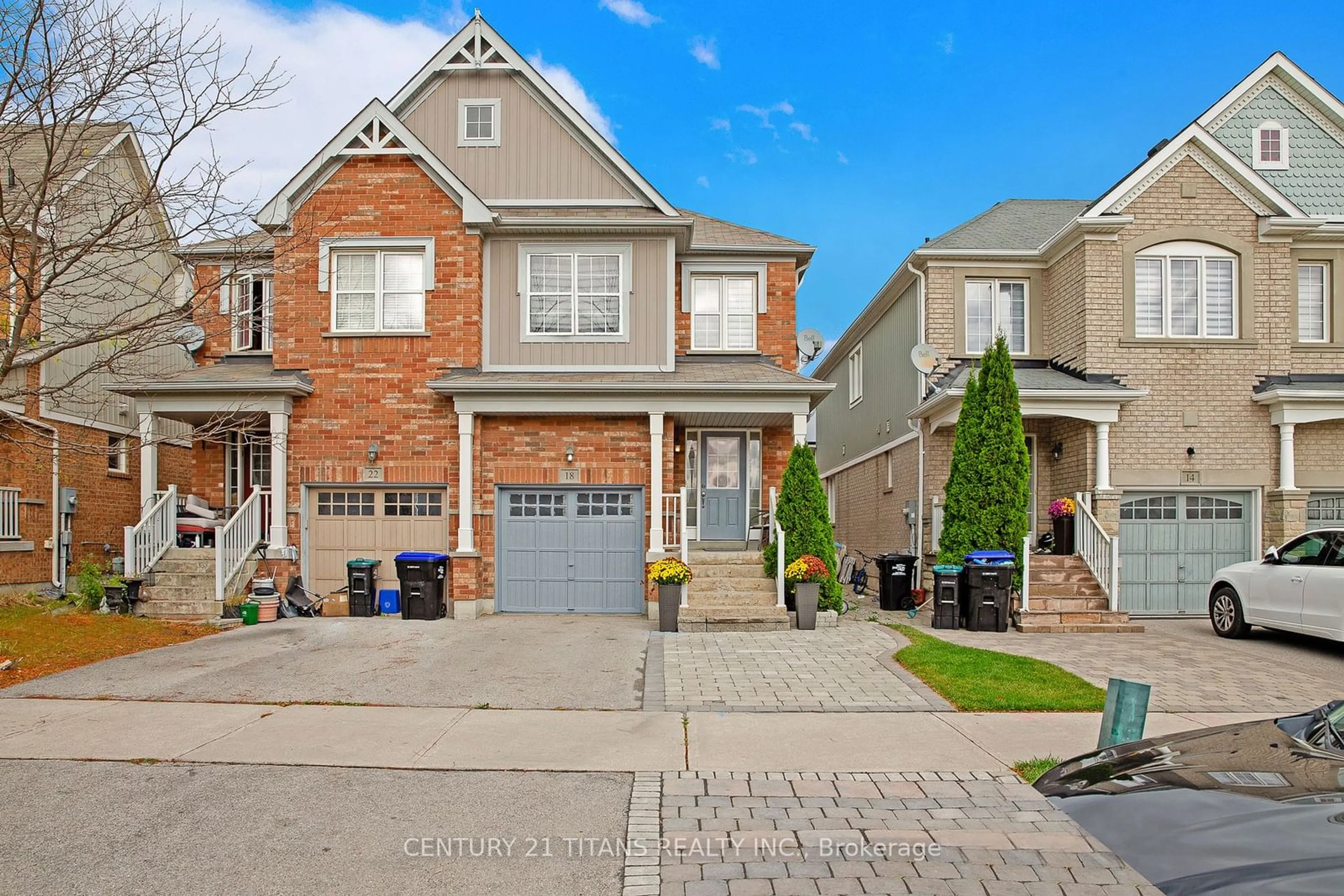 A pic from exterior of the house or condo, the street view for 18 Meadowhawk Tr, Bradford West Gwillimbury Ontario L3Z 0E6