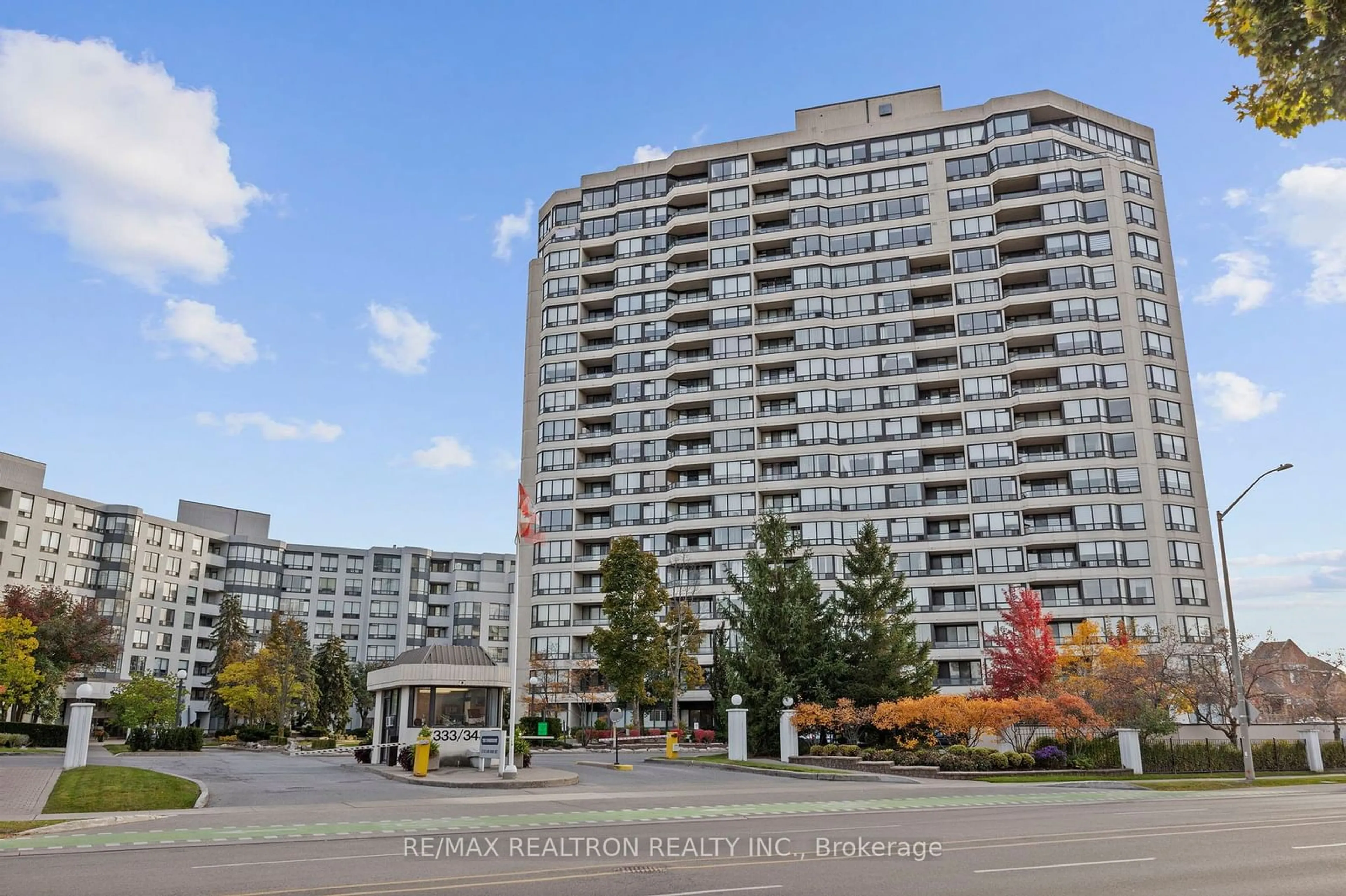 A pic from exterior of the house or condo, the front or back of building for 343 Clark Ave #904, Vaughan Ontario L4J 7K5