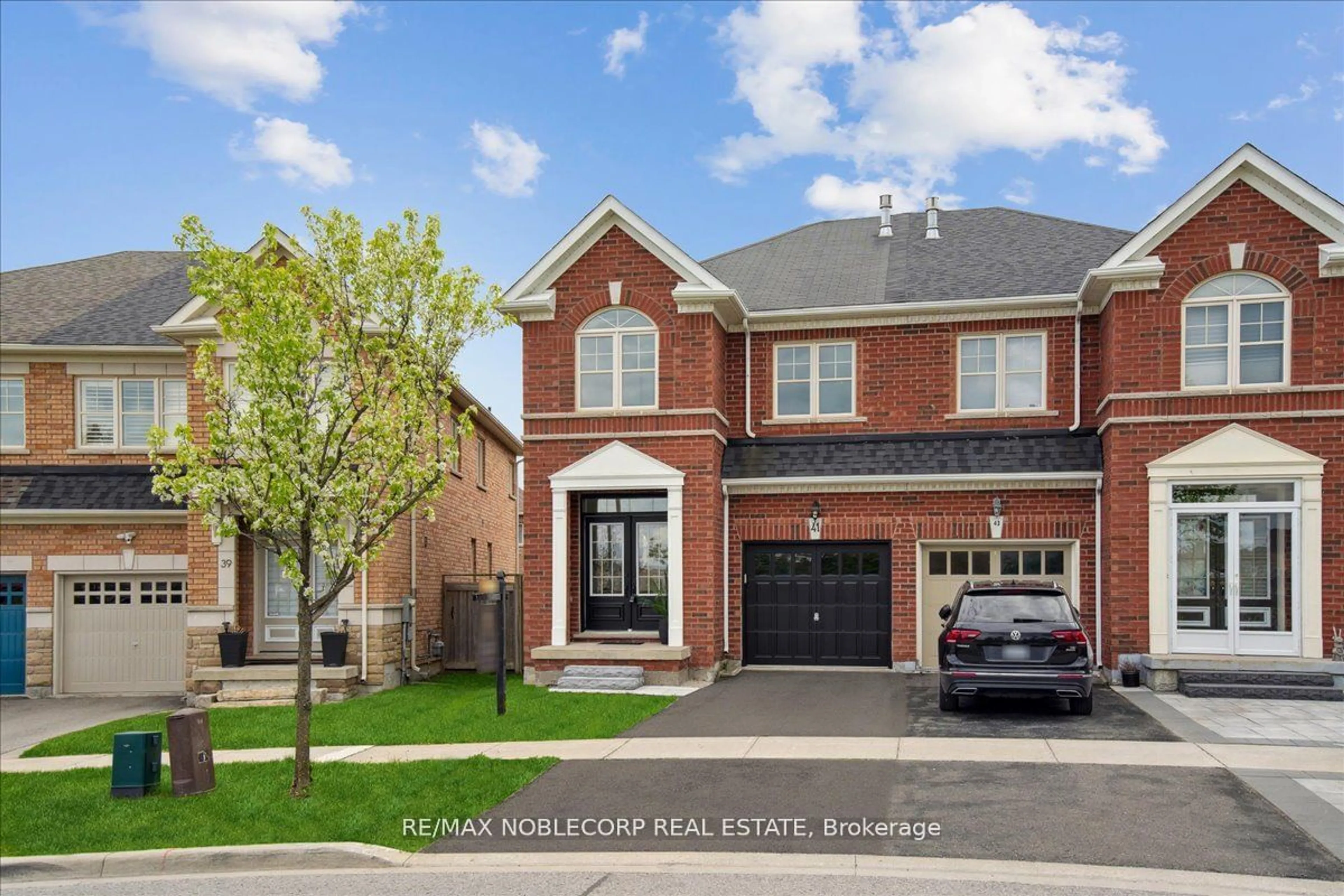 Home with brick exterior material for 41 Robert Osprey Dr, Markham Ontario L6C 0L1