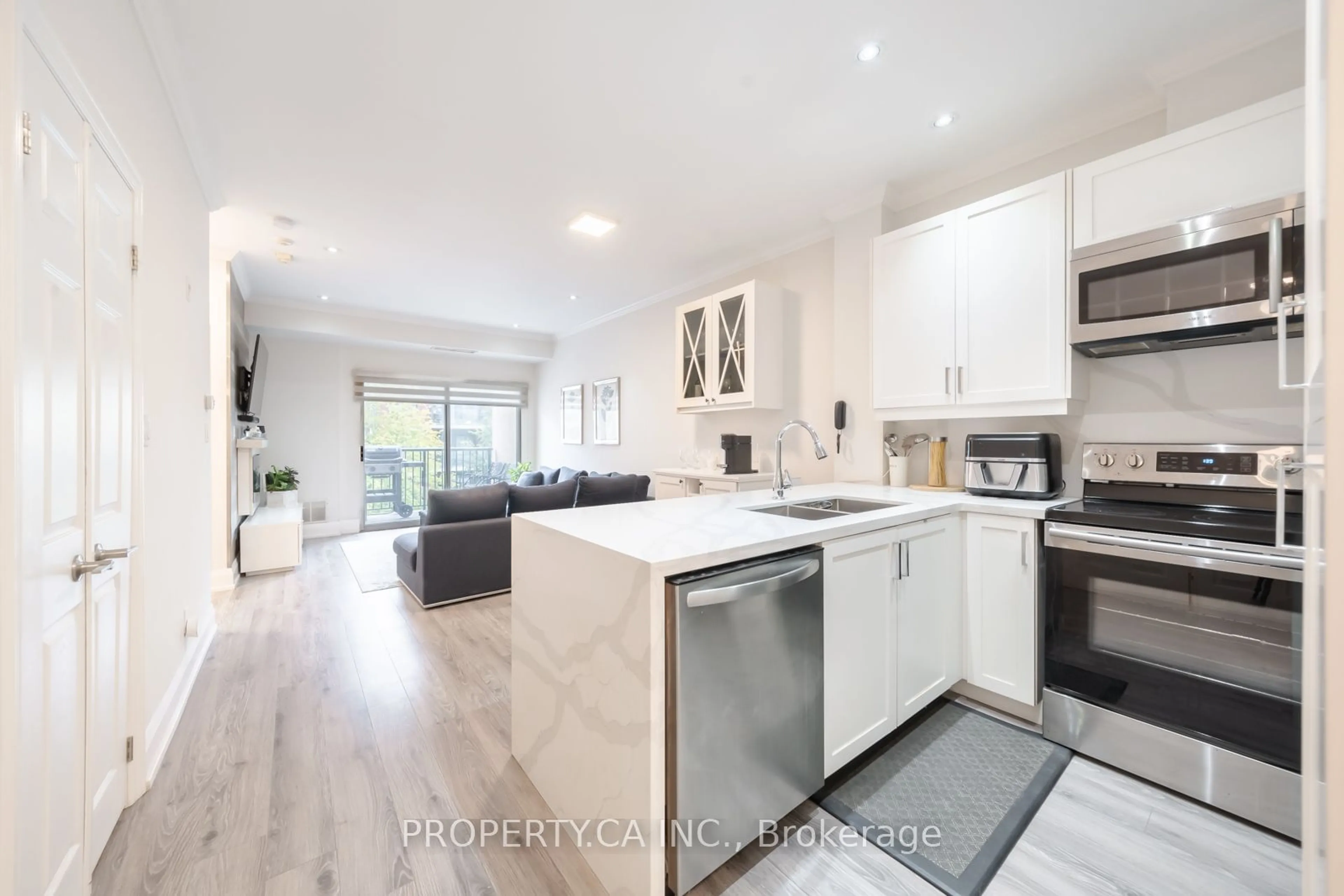 Open concept kitchen for 33 Wallace St #318, Vaughan Ontario L4L 9L4