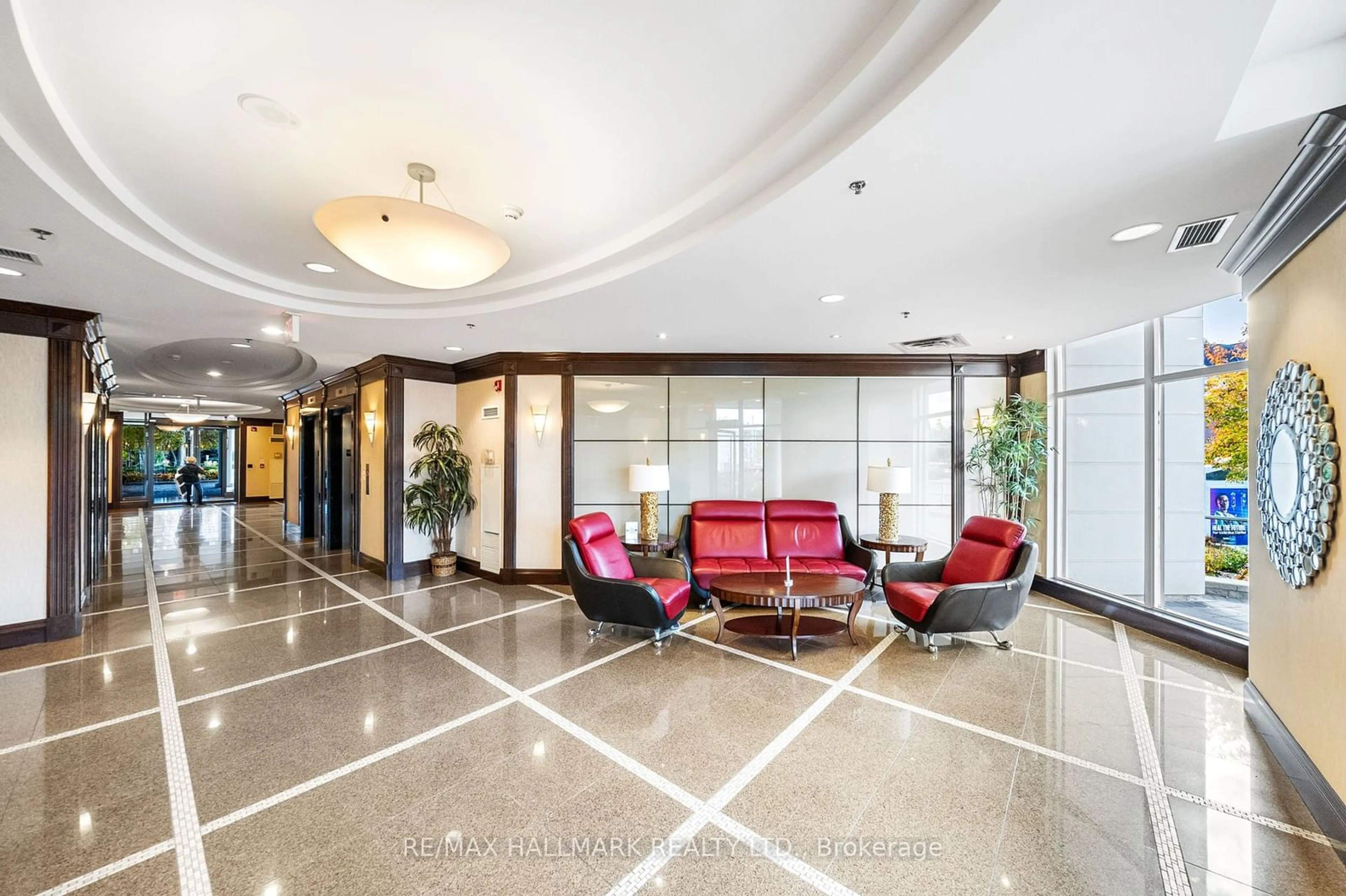 Indoor lobby for 18 Harding Blvd #308, Richmond Hill Ontario L4C 0T3