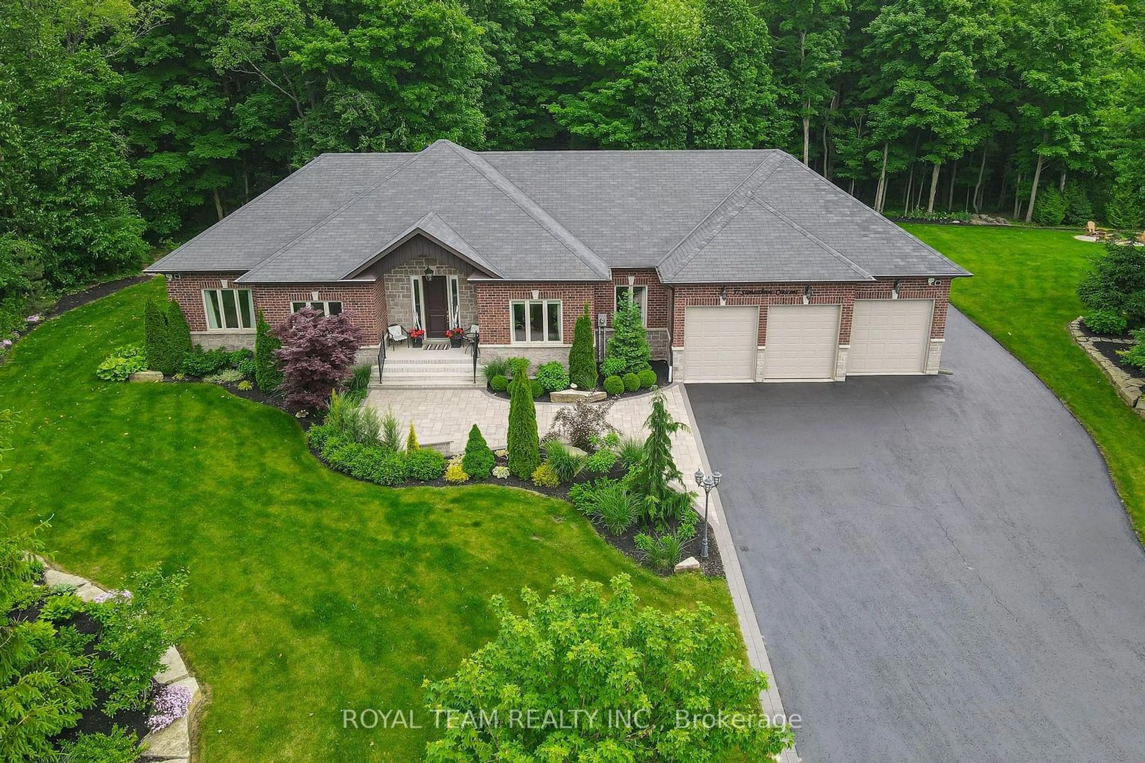 Frontside or backside of a home, cottage for 57 Stonesthrow Cres, Uxbridge Ontario L0C 1A0