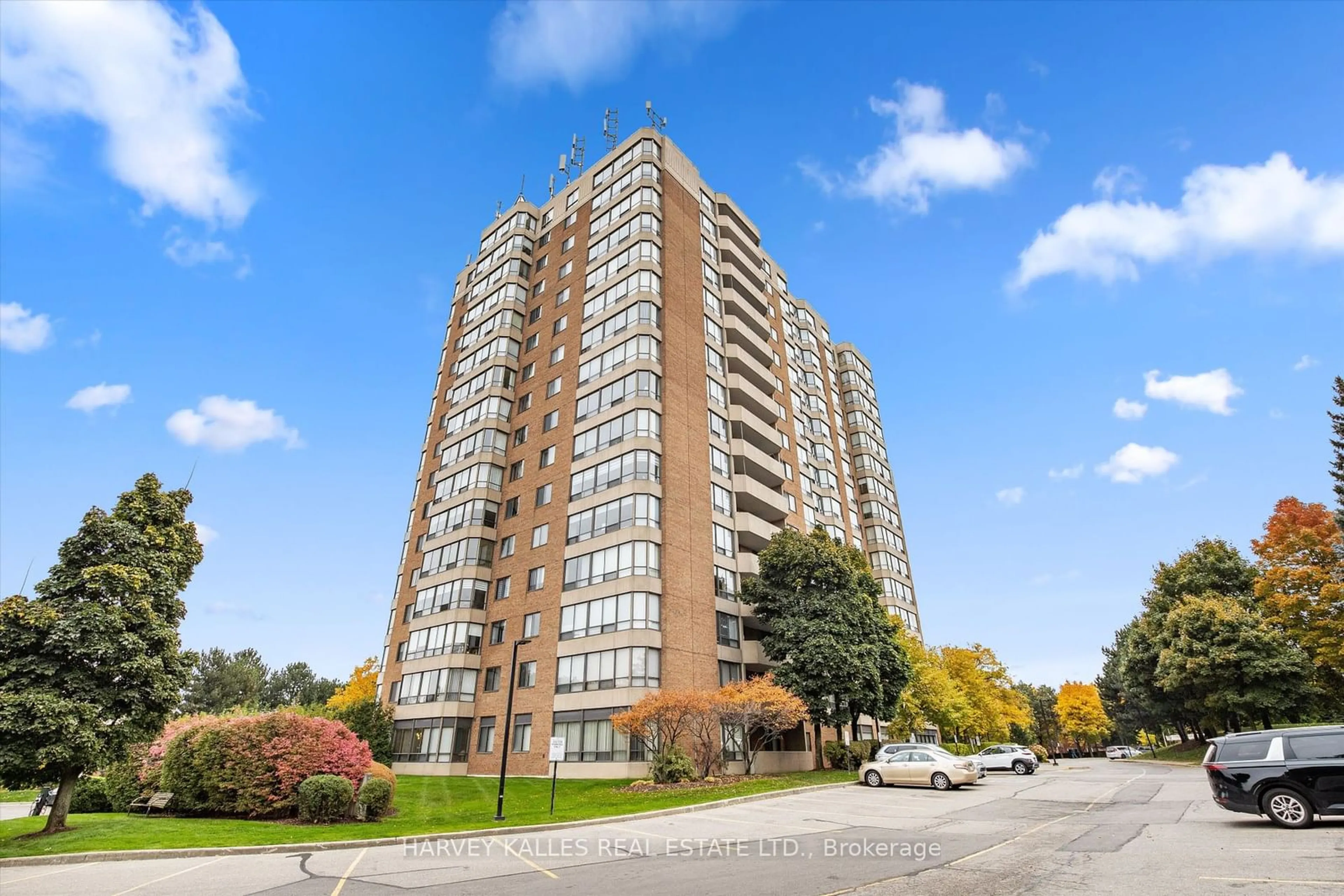 A pic from exterior of the house or condo, the front or back of building for 7601 Bathurst St #901, Vaughan Ontario L4J 4H5