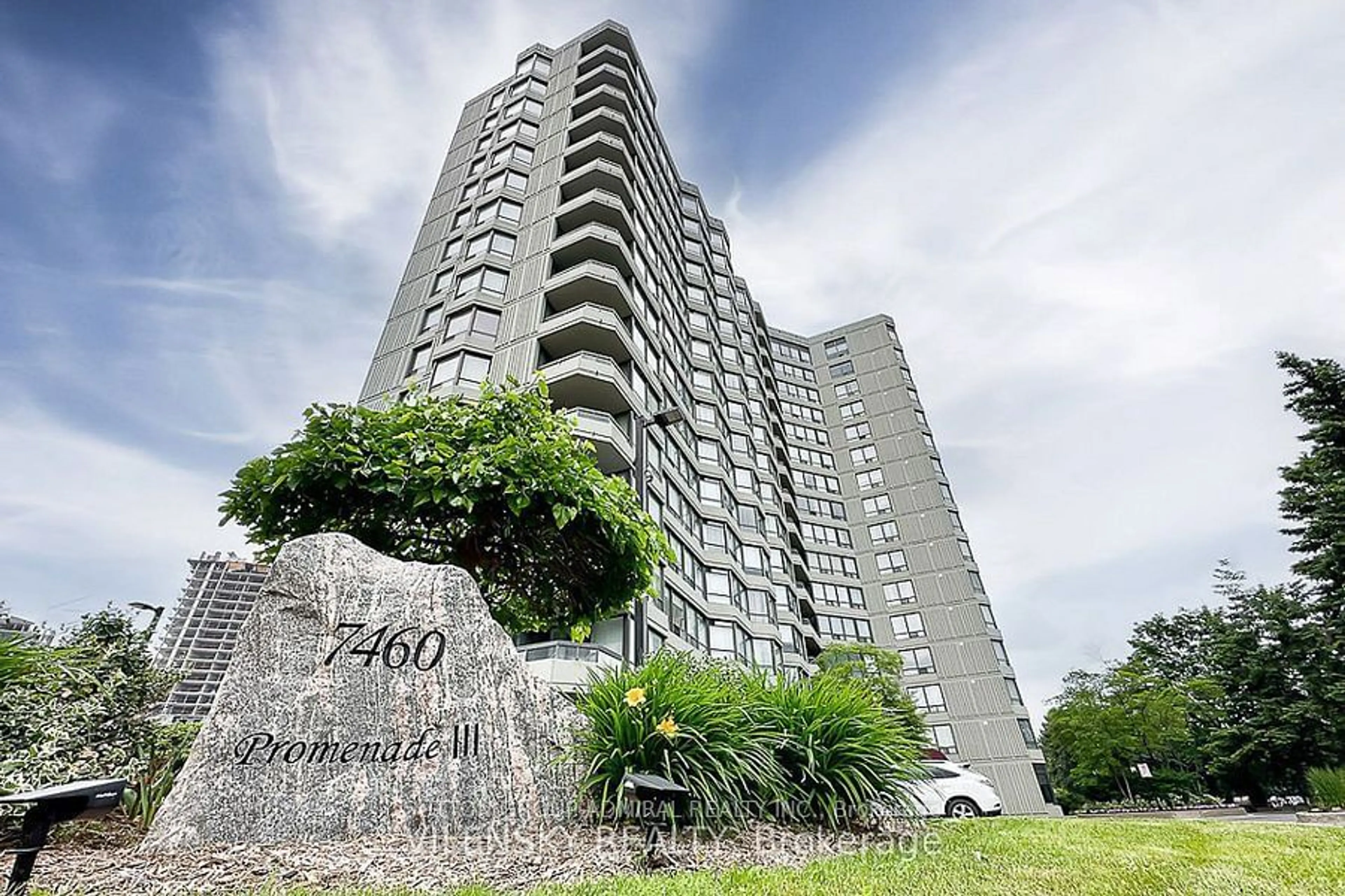 A pic from exterior of the house or condo, the front or back of building for 7460 Bathurst St #901, Vaughan Ontario L4J 7K9