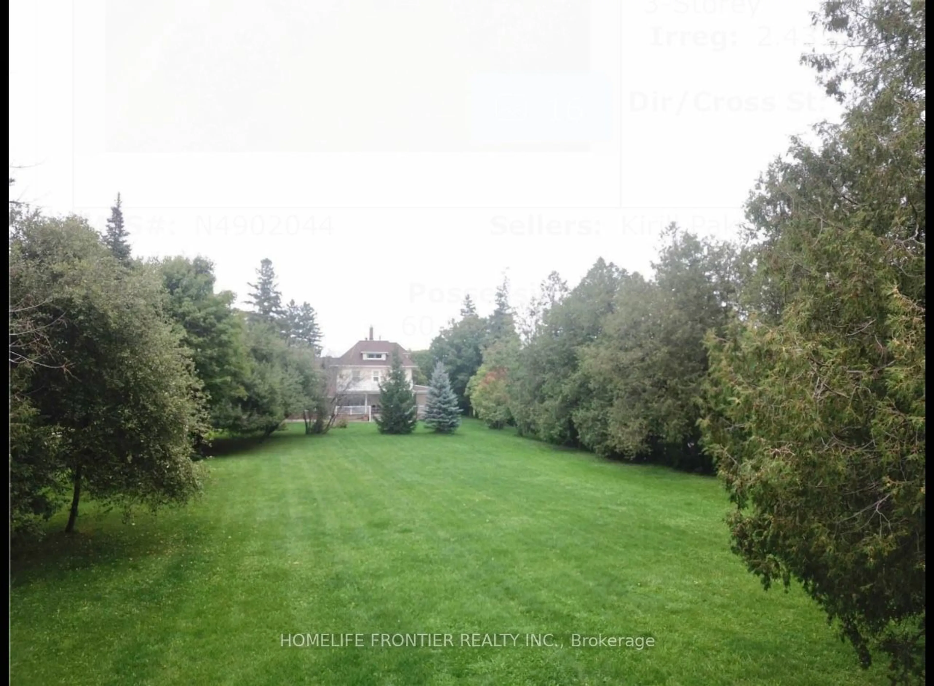 Frontside or backside of a home, the fenced backyard for 2101 10th Side Rd, Bradford West Gwillimbury Ontario L3Z 2A4