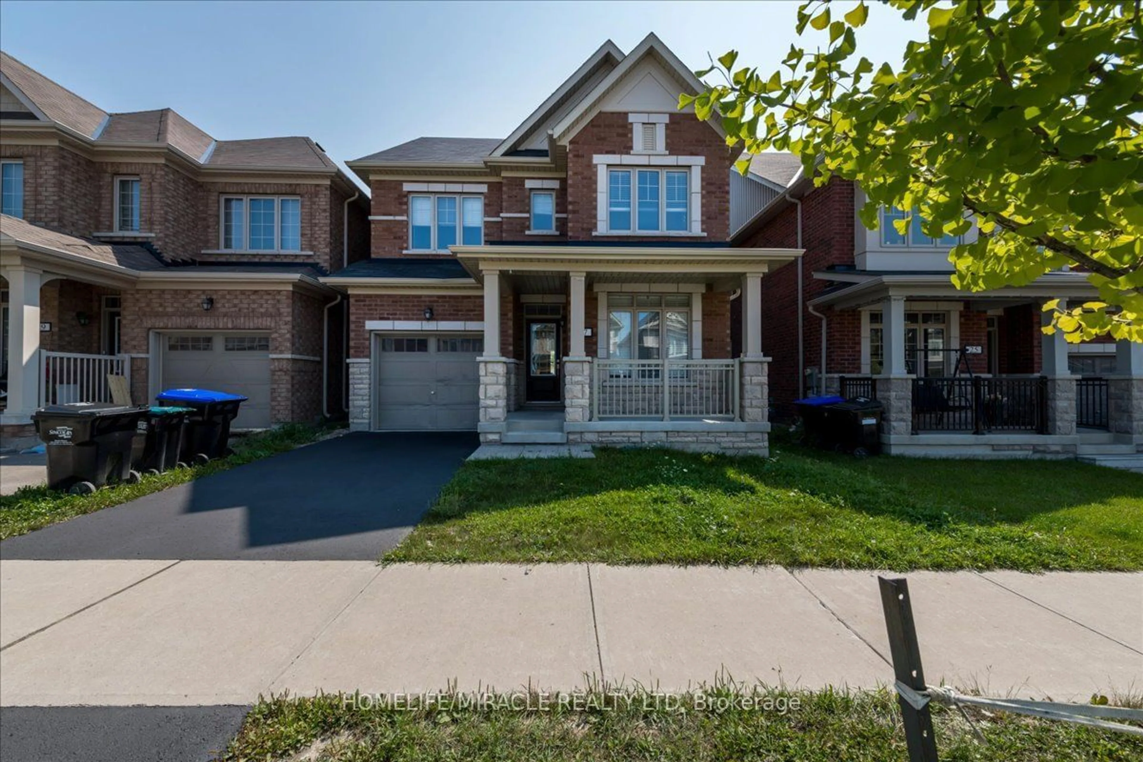 Frontside or backside of a home, the street view for 27 Casserley Cres, New Tecumseth Ontario L0G 1W0