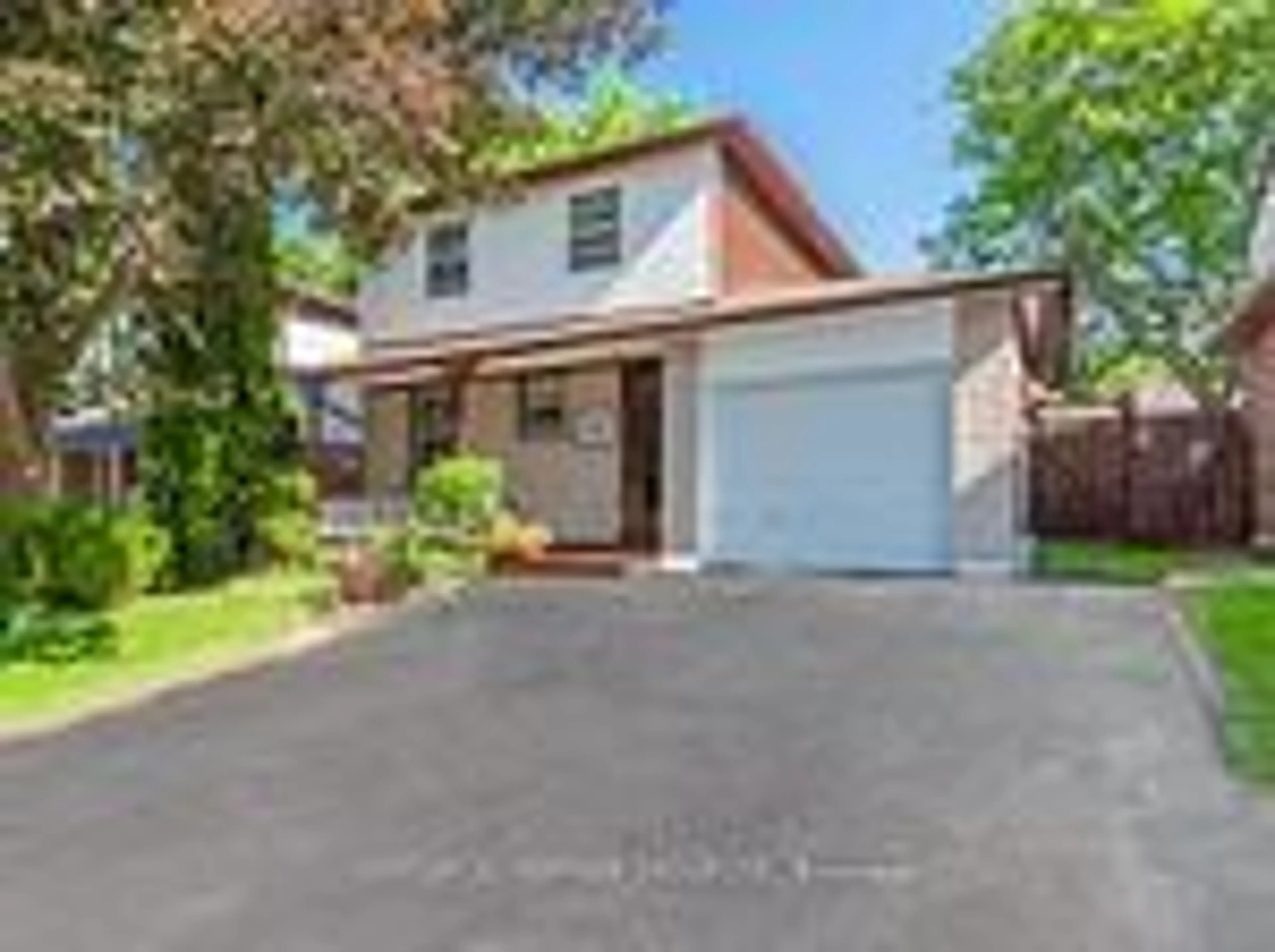 Frontside or backside of a home, the street view for 217 Thoms Cres, Newmarket Ontario L3Y 1C9