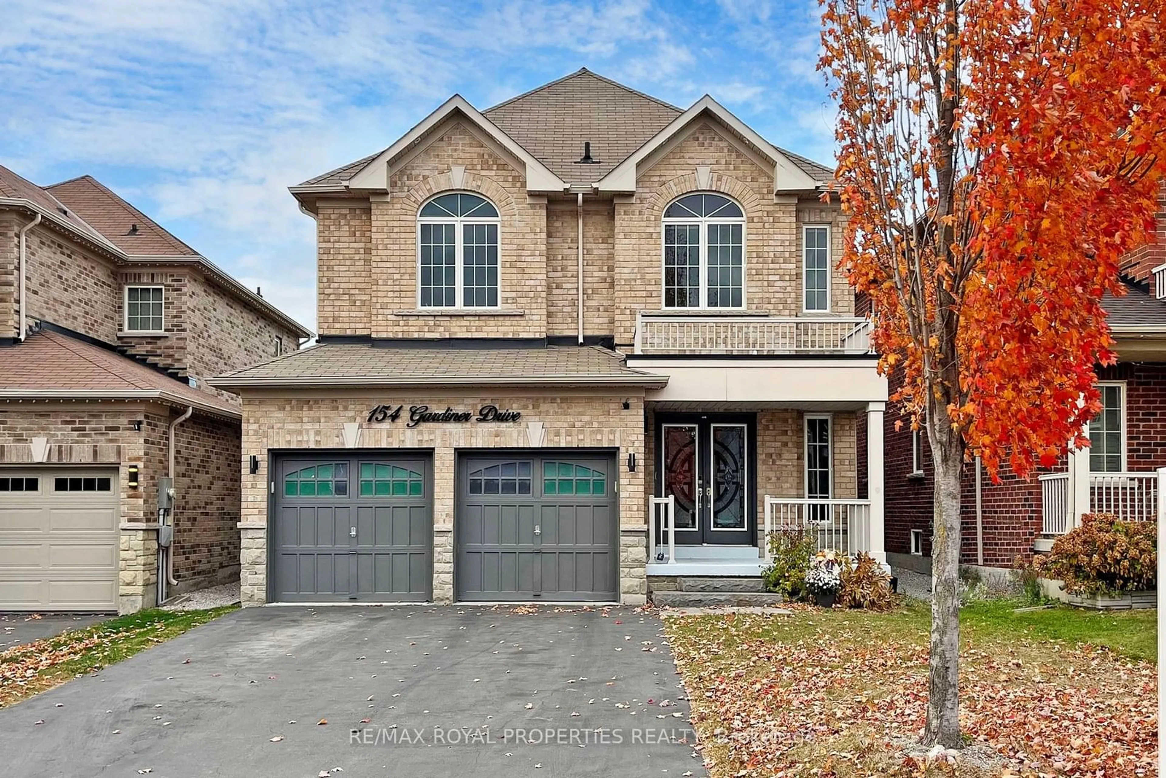 Home with brick exterior material for 154 Gardiner Dr, Bradford West Gwillimbury Ontario L3Z 0J6