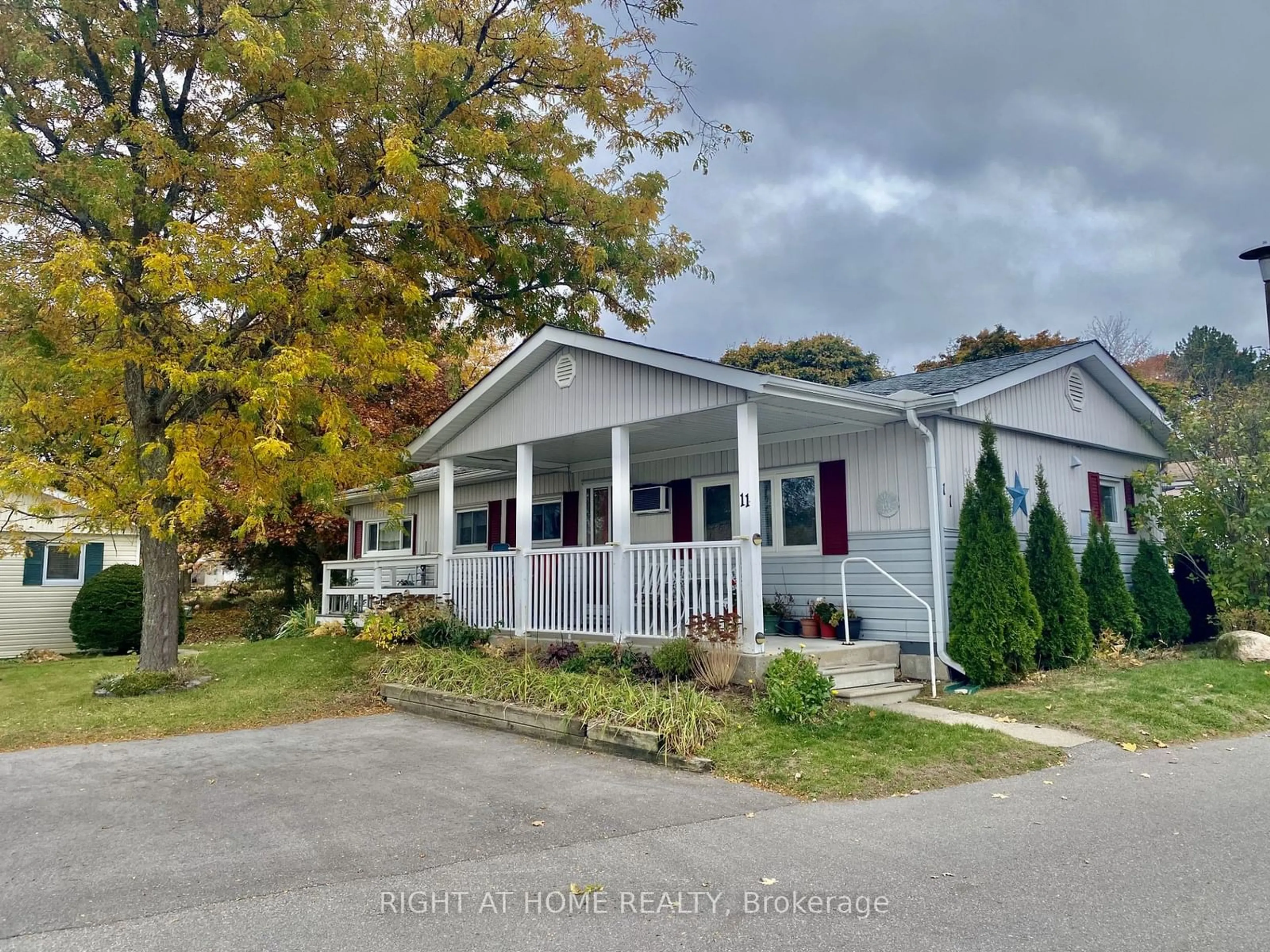 A pic from exterior of the house or condo, cottage for 11 Locust Hill Dr, Innisfil Ontario L9S 1R8