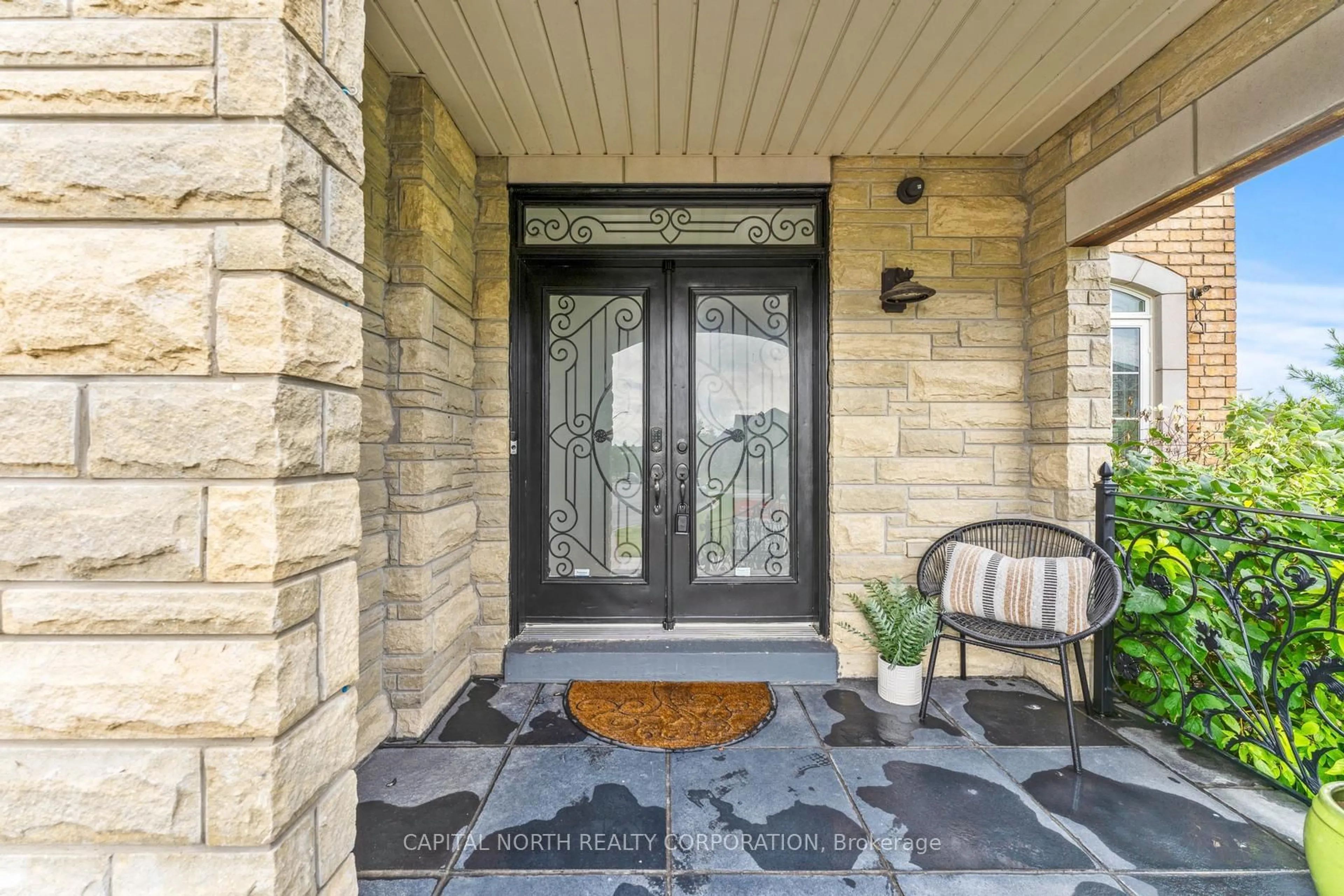 Indoor entryway, ceramic floors for 91 Via Teodoro, Vaughan Ontario L4H 0X7