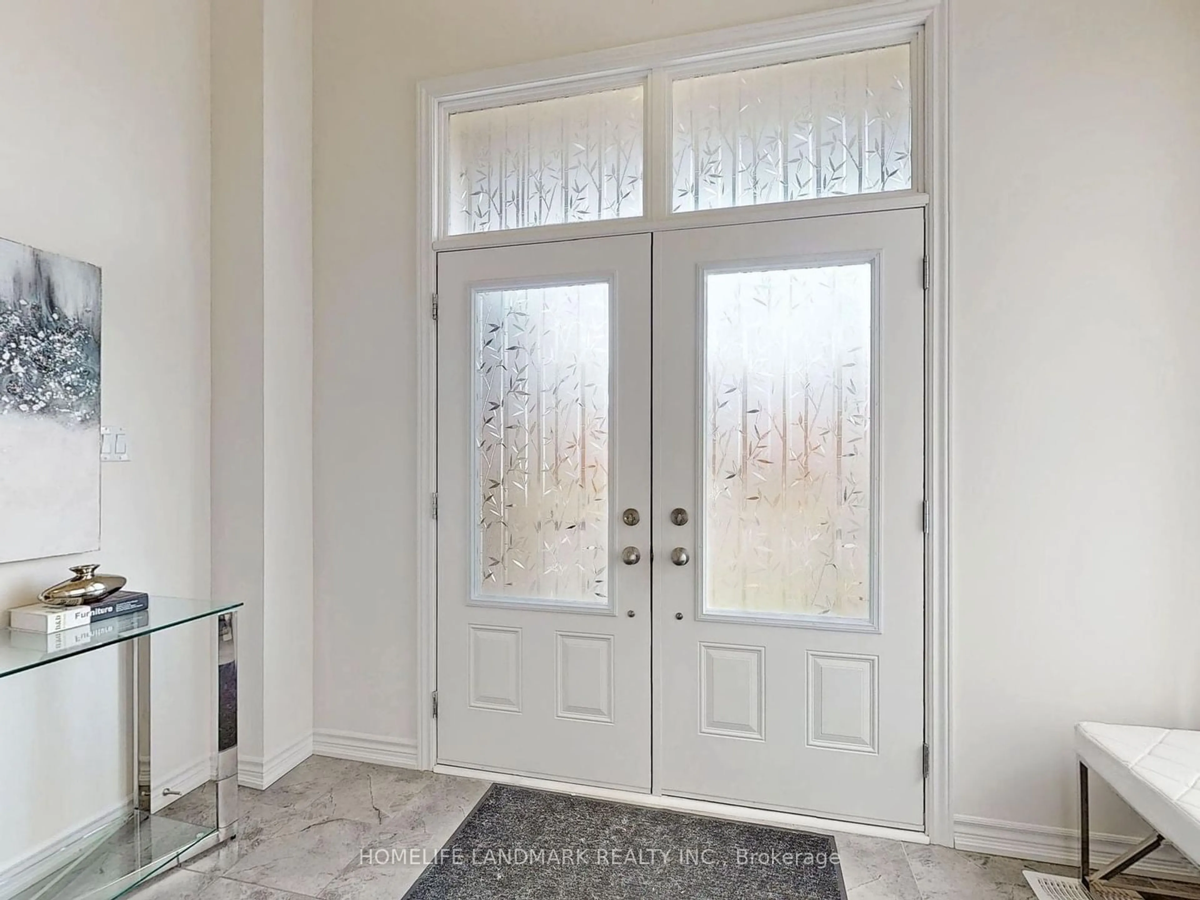 Indoor entryway, wood floors for 51 Gould Cres, New Tecumseth Ontario L0G 1A0