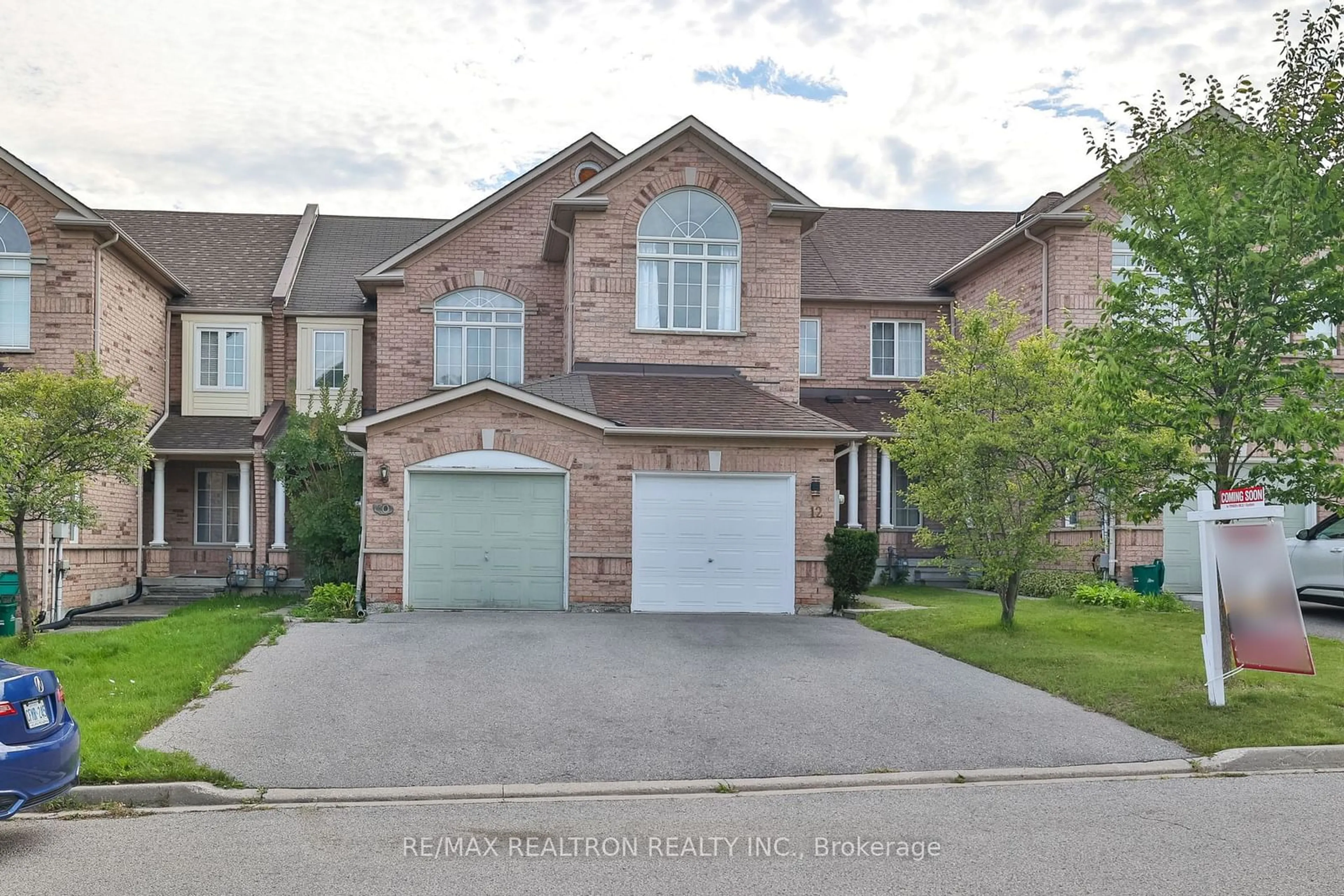 A pic from exterior of the house or condo, the street view for 12 Debonair St, Richmond Hill Ontario L4C 0R2