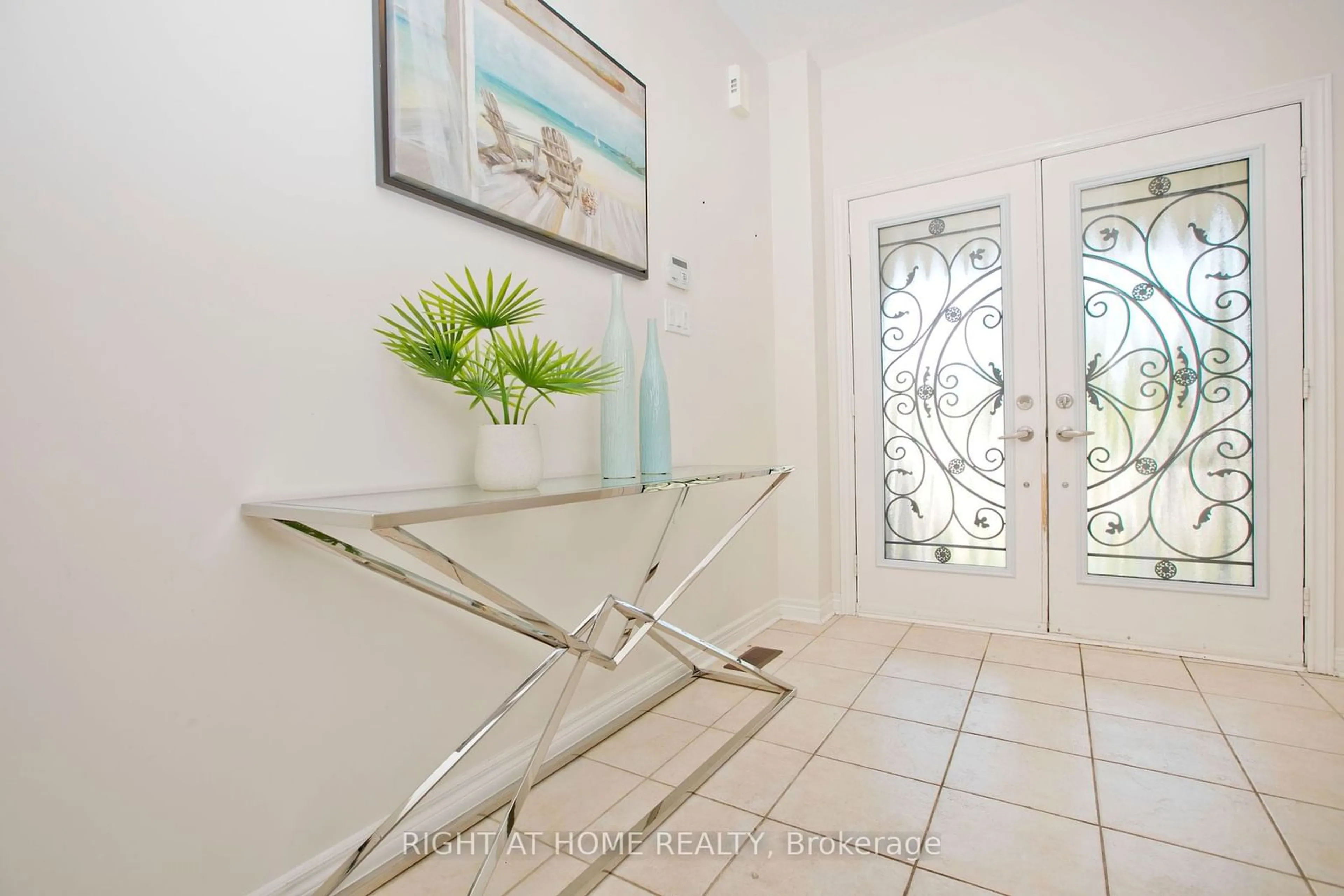 Indoor entryway, wood floors for 23 Sir Sanford Fleming Way, Vaughan Ontario L6A 0T4