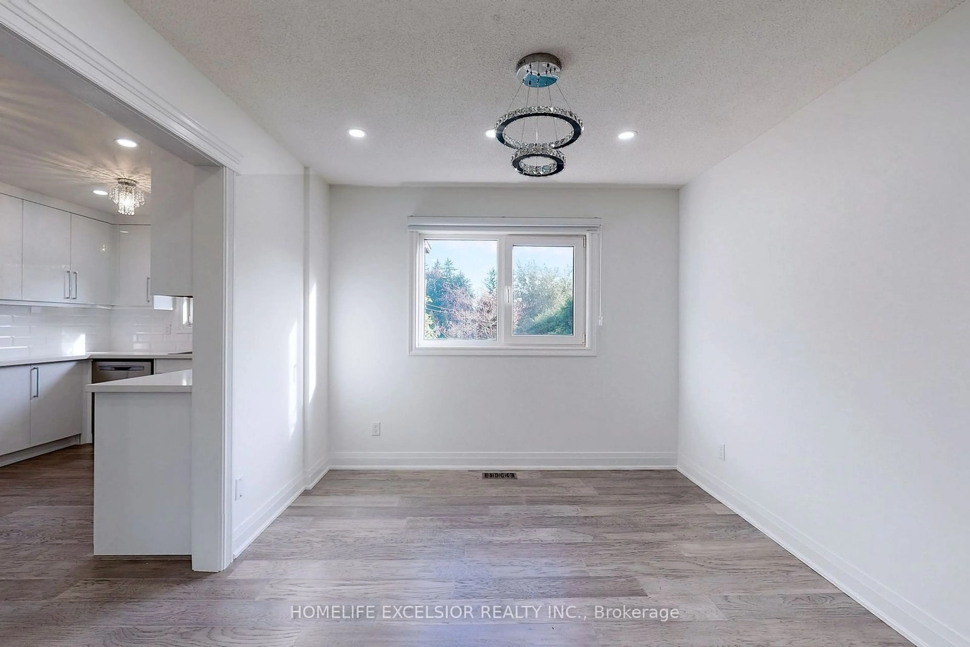 Indoor entryway, wood floors for 413 Carrville Rd, Richmond Hill Ontario L4C 6E5