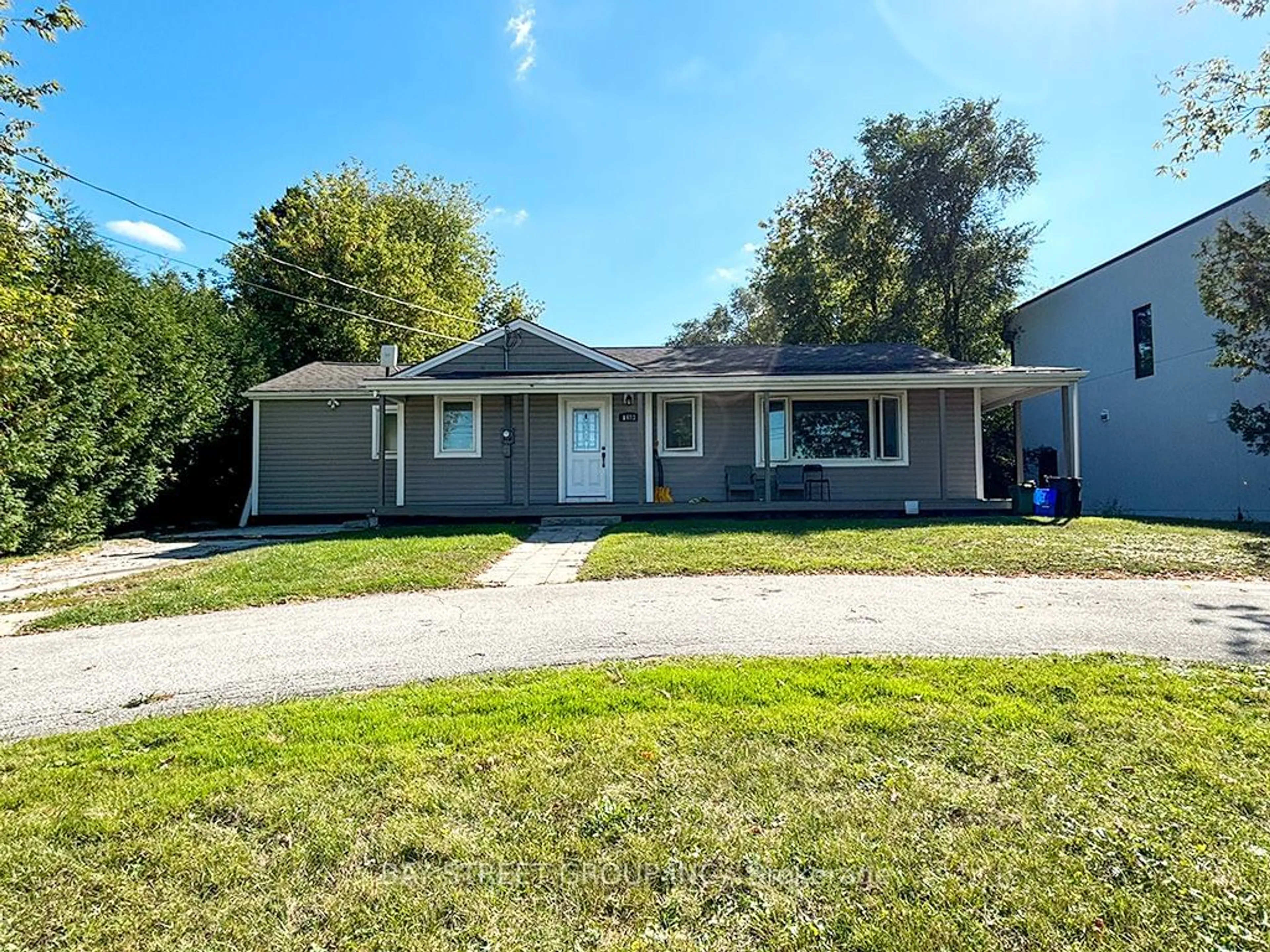 Frontside or backside of a home, the street view for 1403 Old Green Lane, East Gwillimbury Ontario L9N 0L7