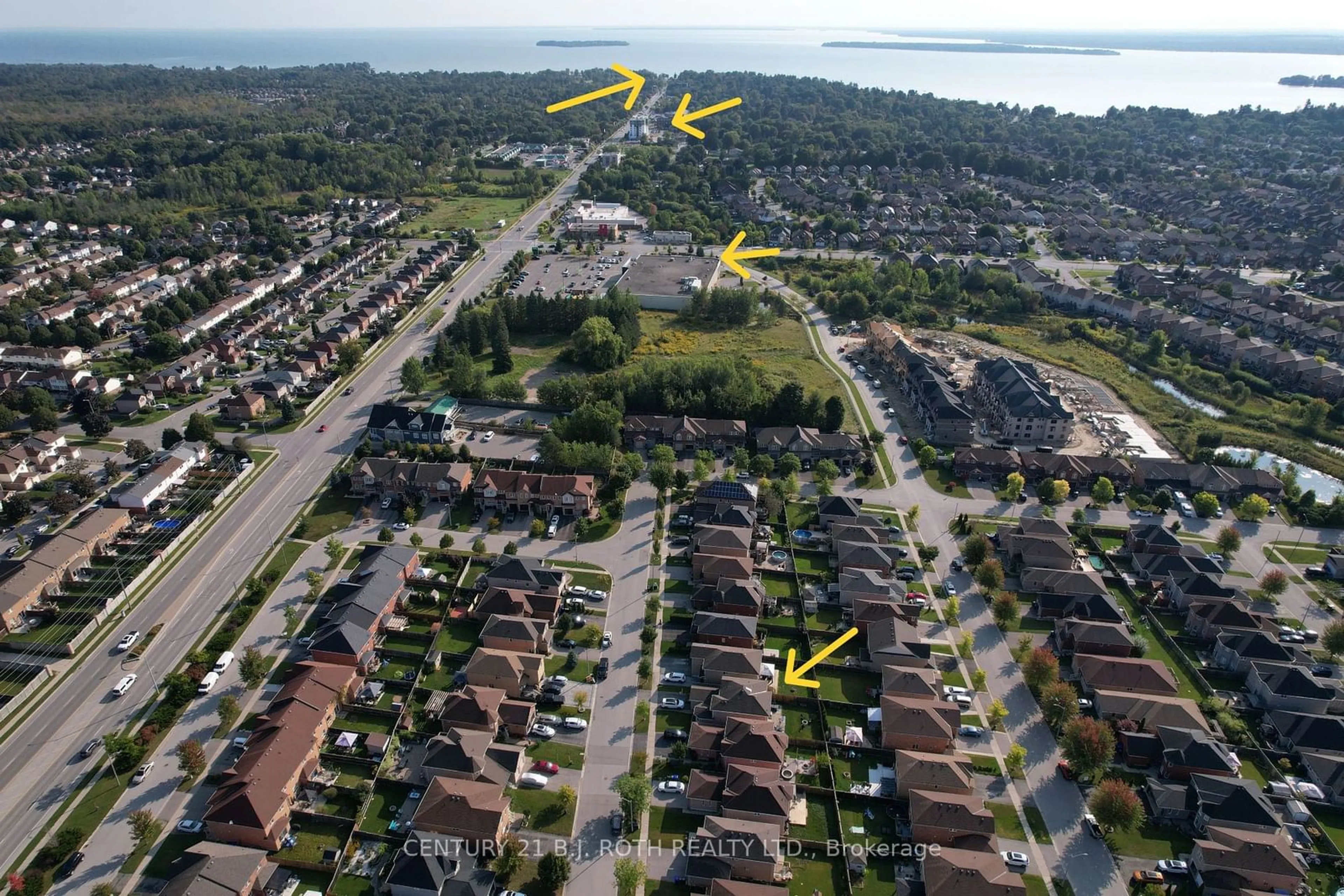 A pic from exterior of the house or condo, the street view for 2100 Osbond Rd, Innisfil Ontario L9S 0A9