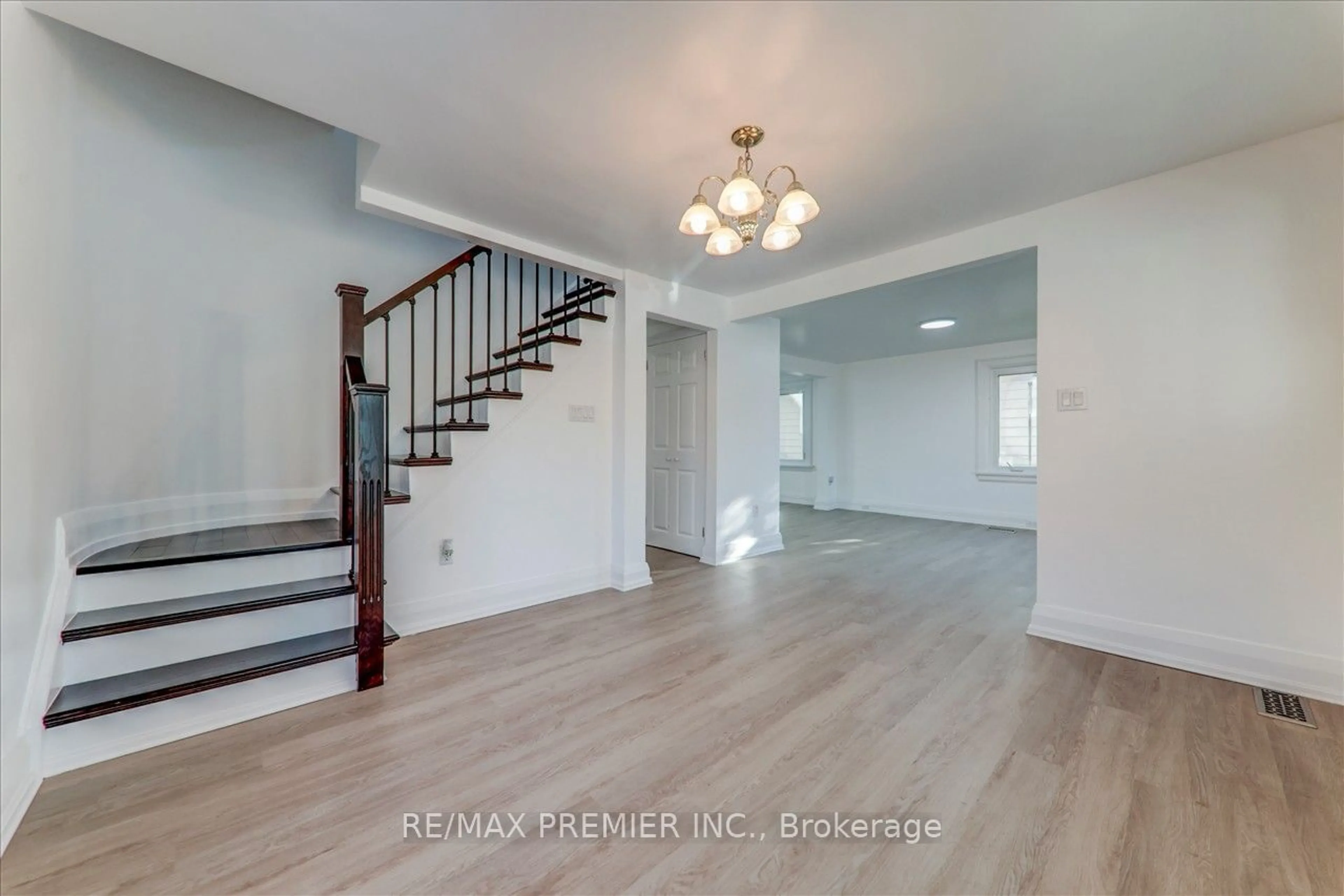 Indoor foyer, wood floors for 6036 King Rd, King Ontario L0G 1N0