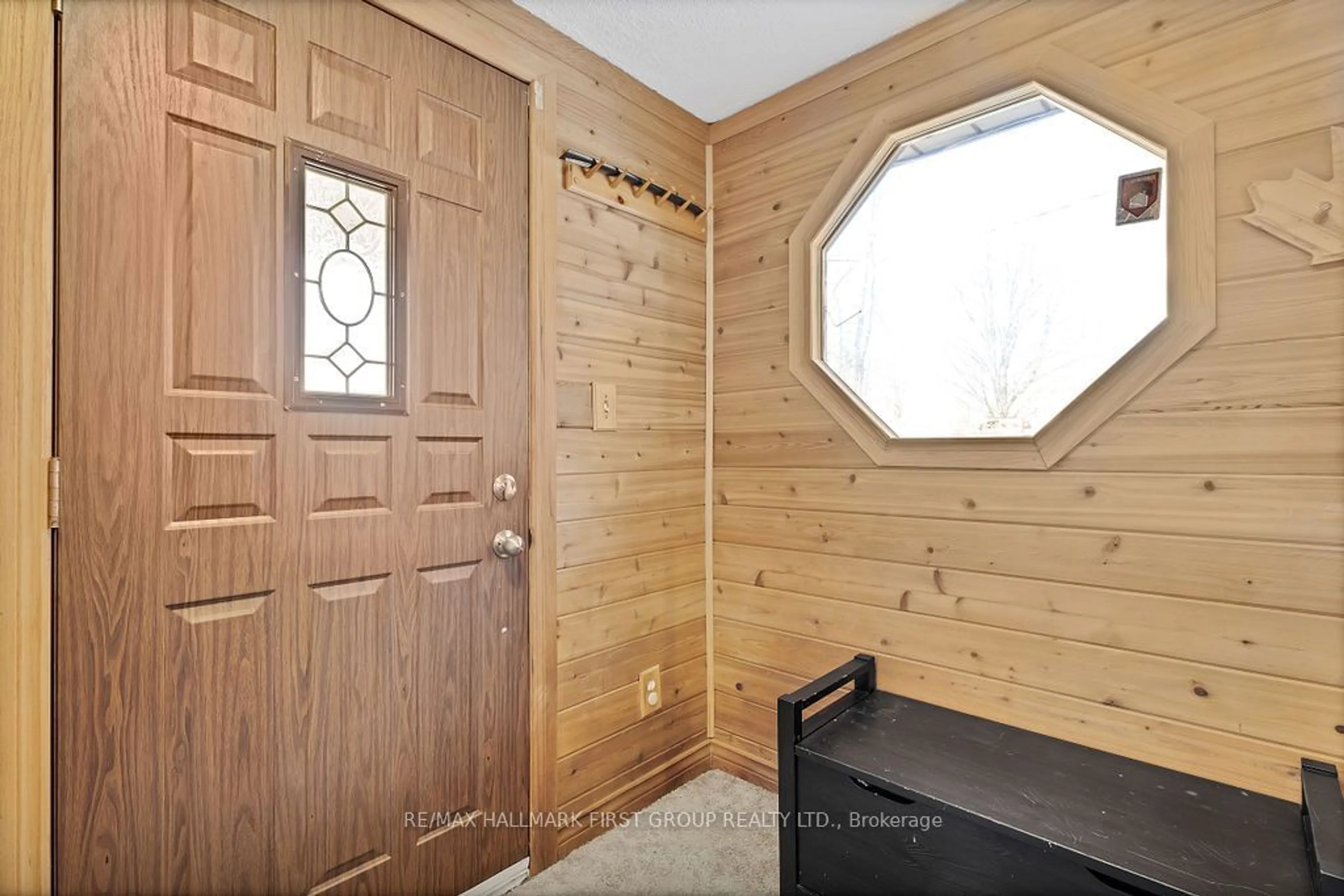 Indoor entryway, wood floors for 16585 Jane St, King Ontario L7B 0G8