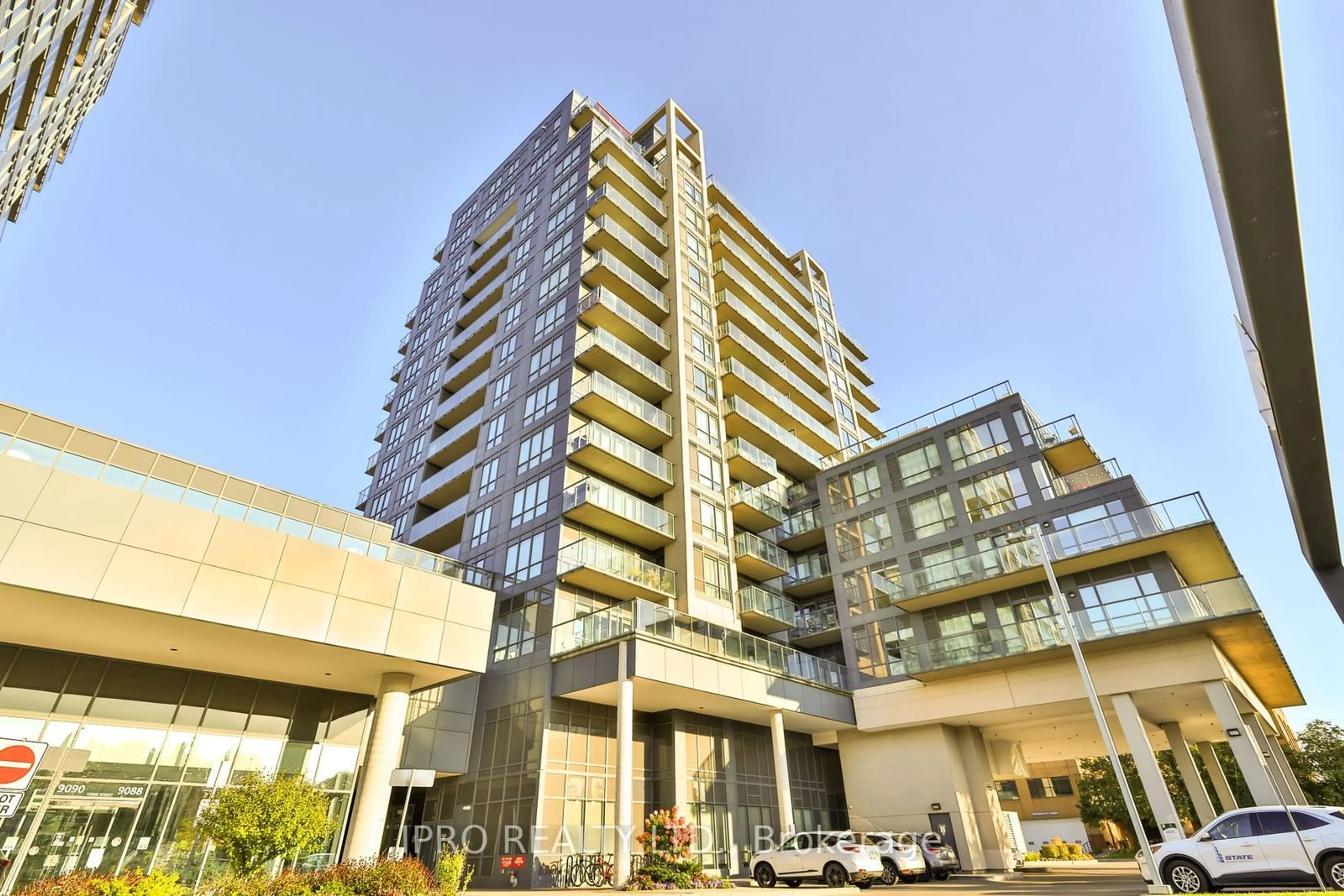 A pic from exterior of the house or condo, the front or back of building for 9088 Yonge St #806, Richmond Hill Ontario L4C 0Y6