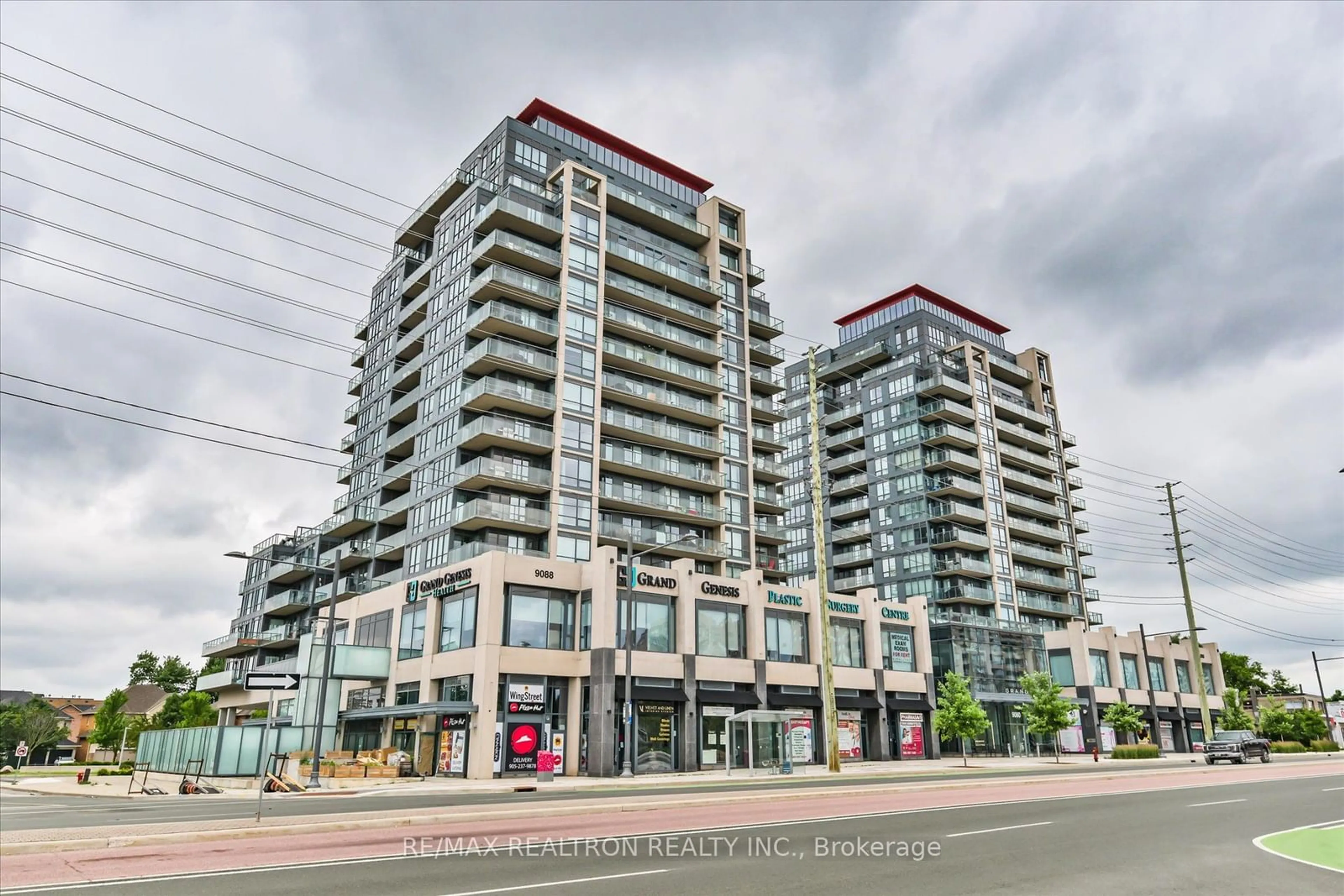 A pic from exterior of the house or condo, the street view for 9088 Yonge St #302A, Richmond Hill Ontario L4C 0Y6