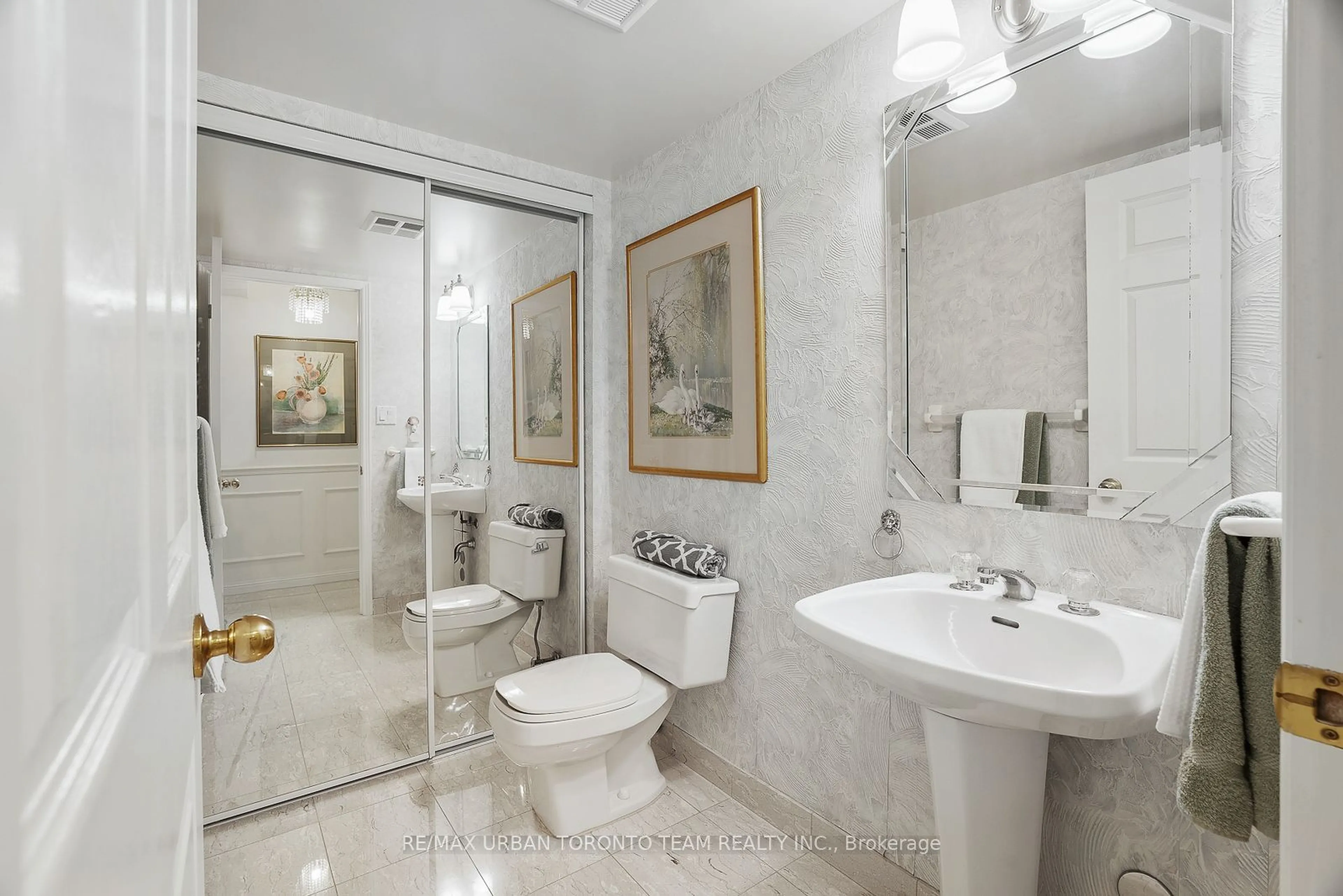 Bathroom, ceramic floors for 610 Bullock Dr #1012, Markham Ontario L3R 0G1