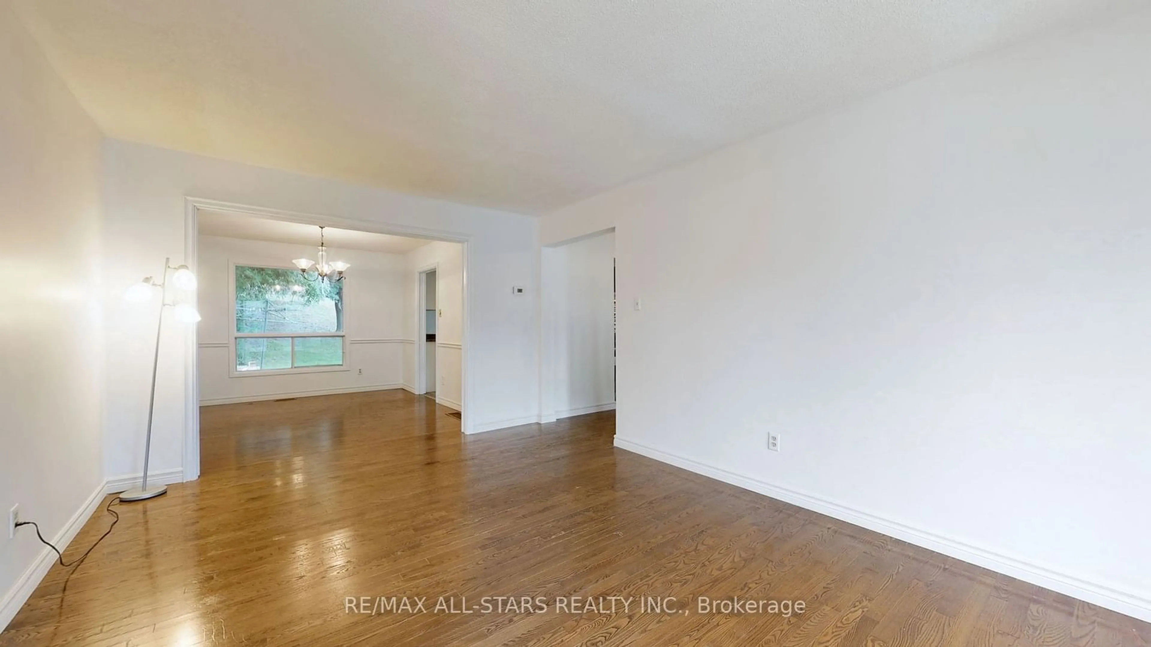 A pic of a room, wood floors for 42 Hollis Cres, East Gwillimbury Ontario L9N 1E9