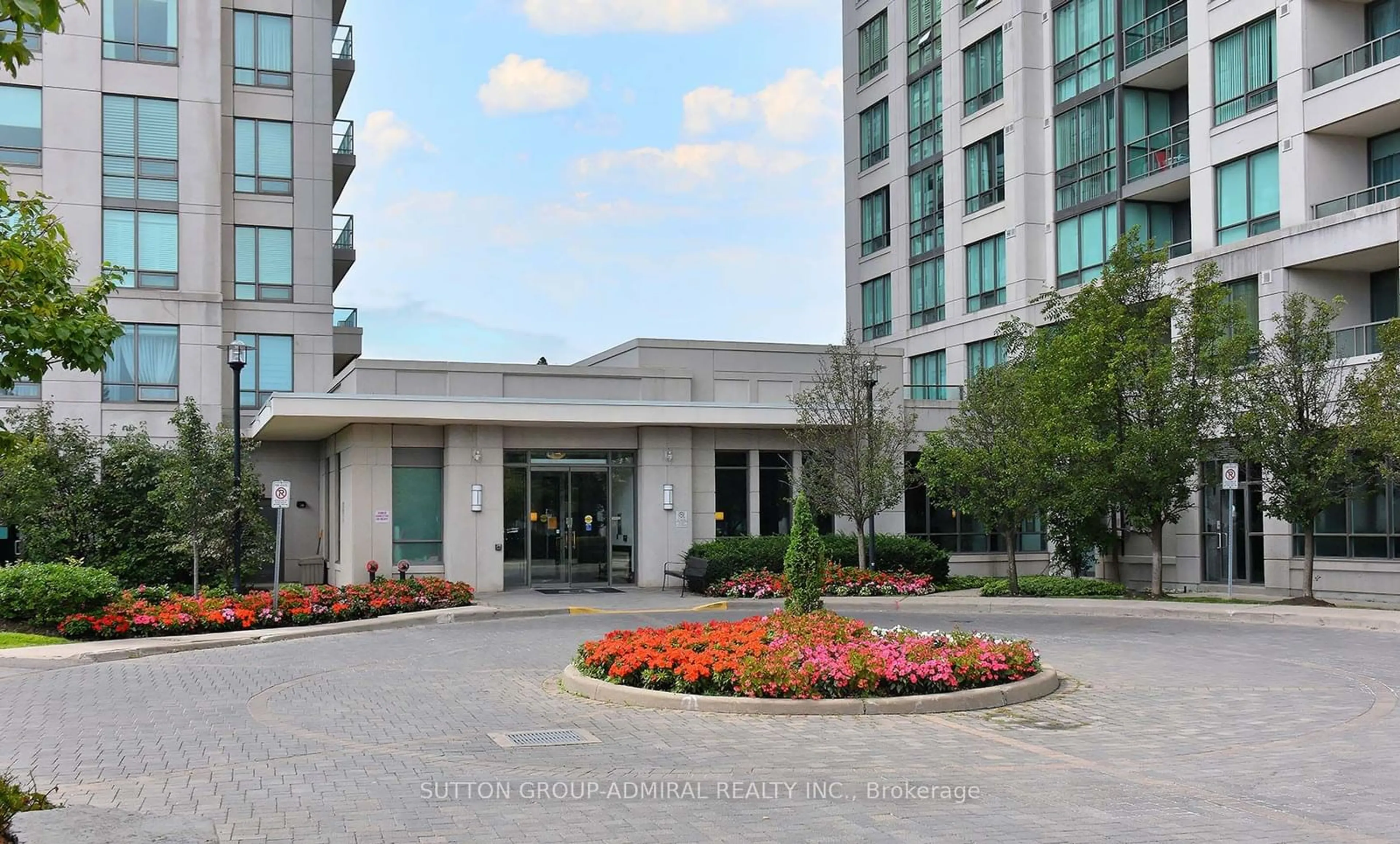 A pic from exterior of the house or condo, the front or back of building for 100 Promenade Circ #1205, Vaughan Ontario L4J 7W7