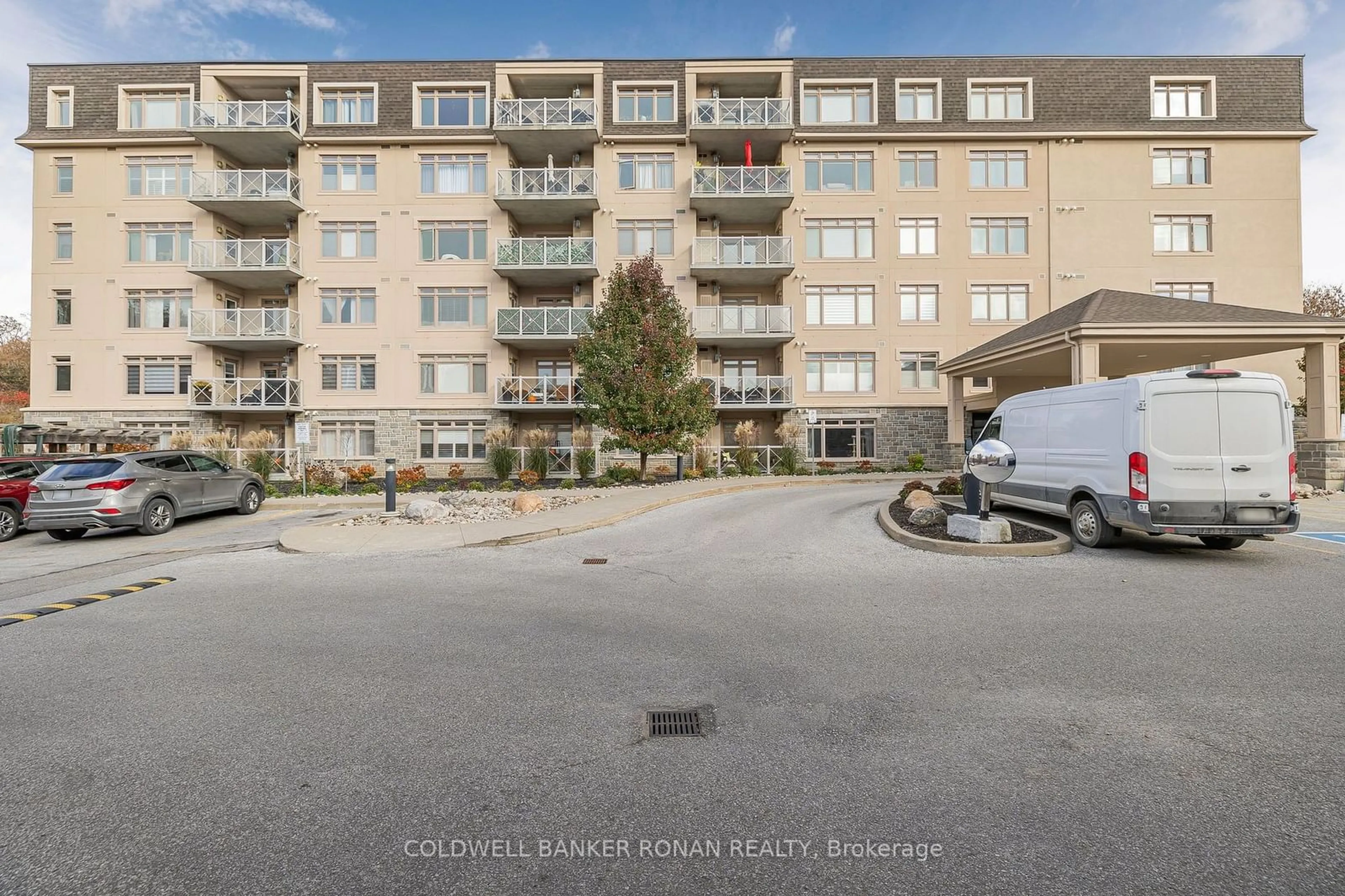 A pic from exterior of the house or condo, the street view for 149 Church St #207, King Ontario L0G 1T0