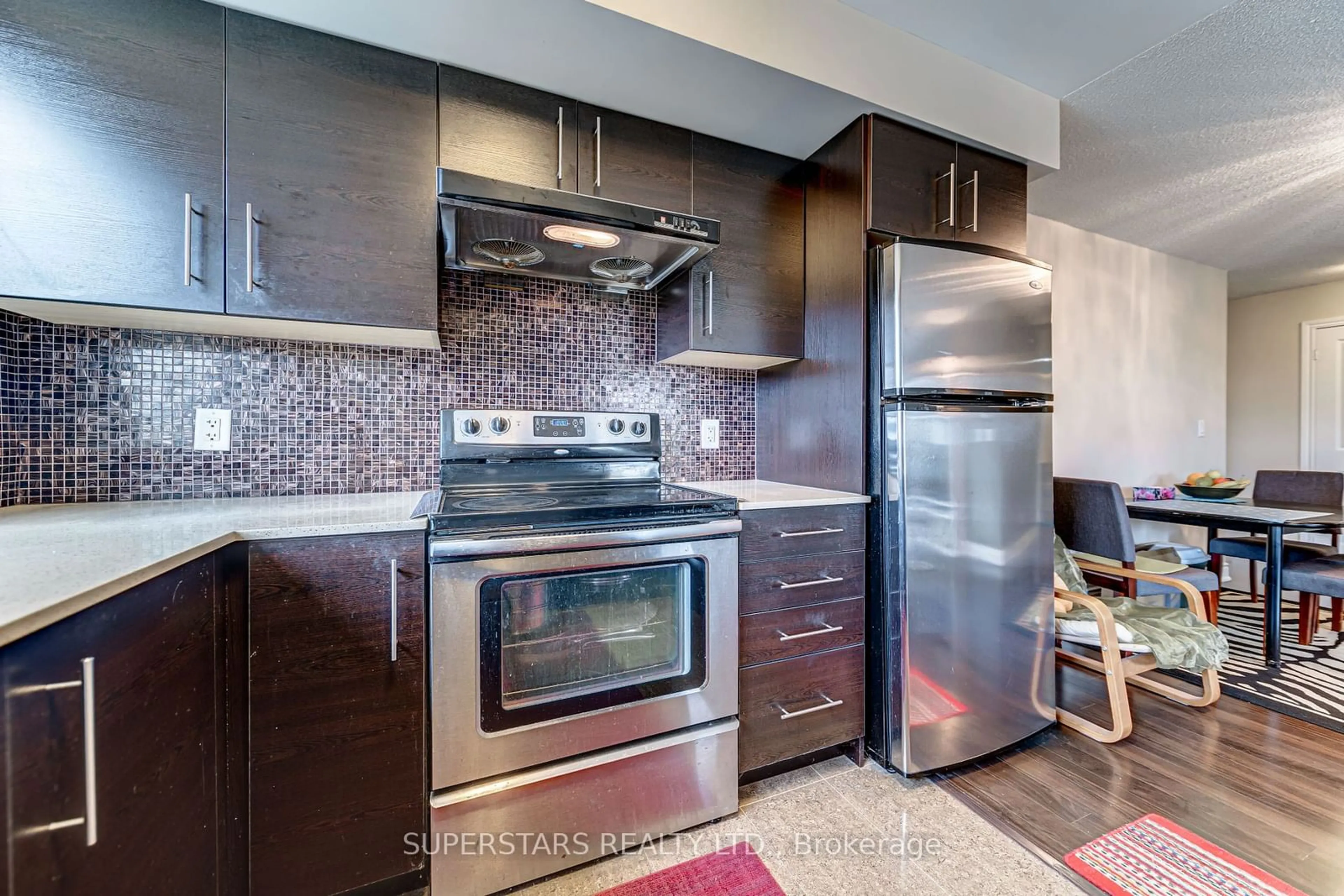 Contemporary kitchen for 273 South Park Rd #206, Markham Ontario L3T 0B5